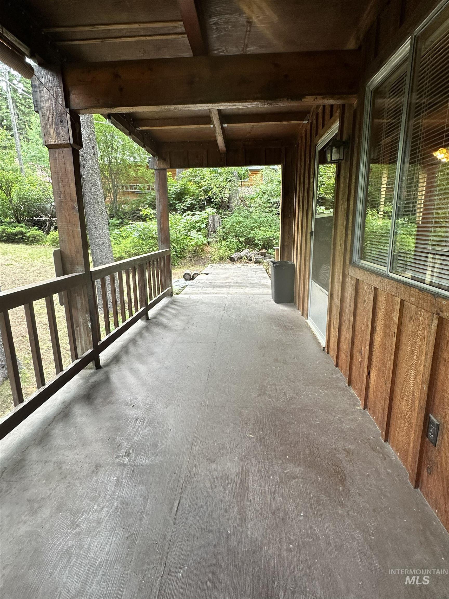 1227 Brown Bear Drive Property Photo 4