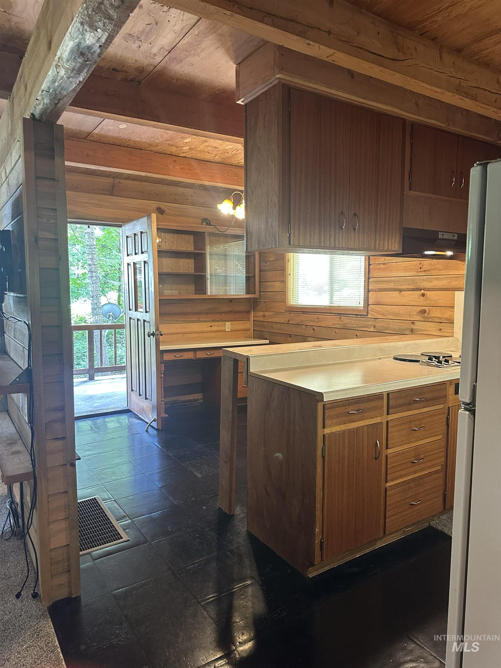 1227 Brown Bear Drive Property Photo 9