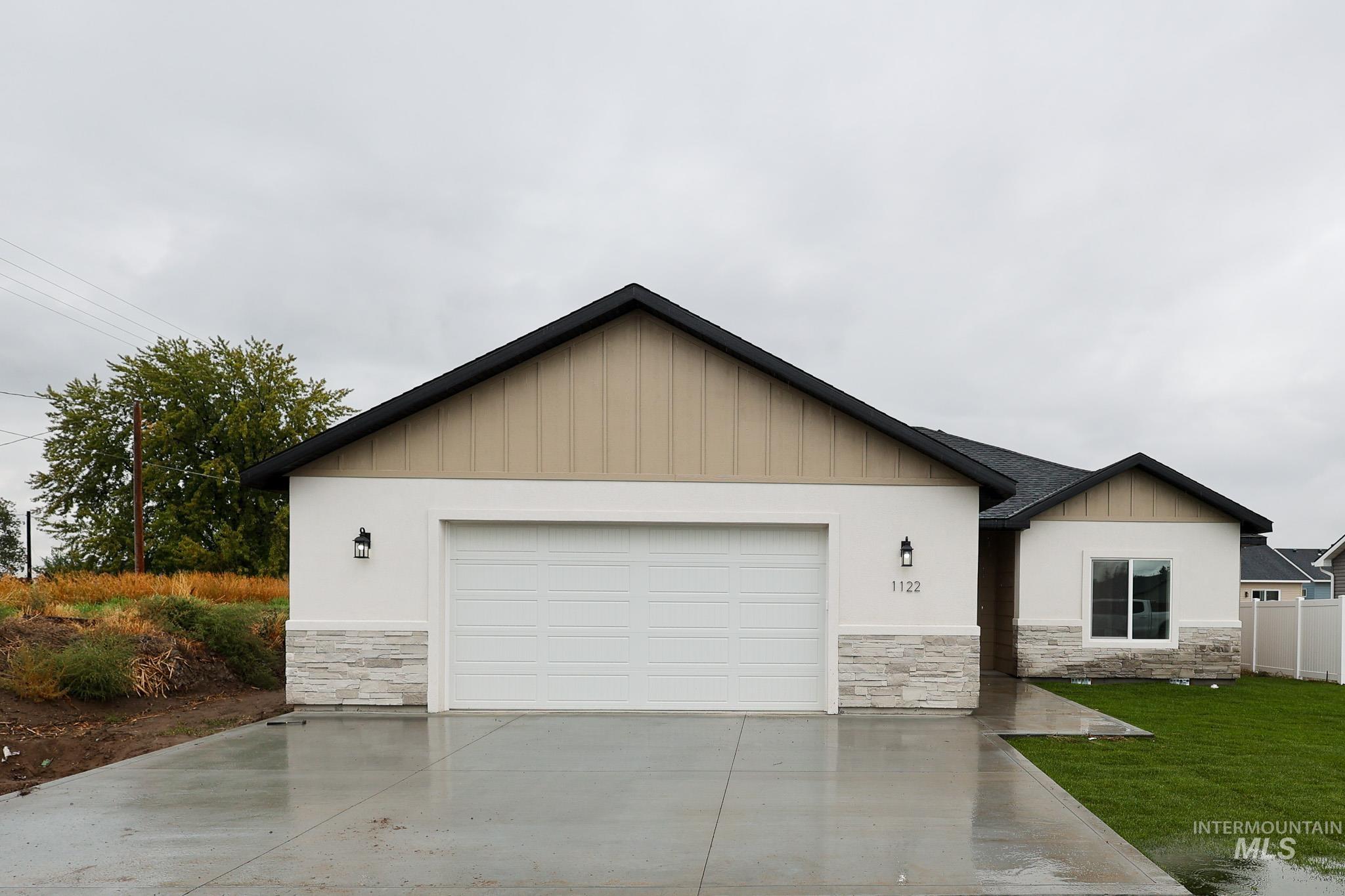 1122 13th St. Property Photo 1