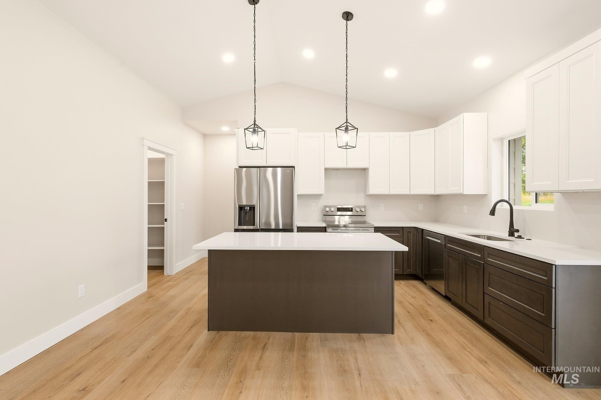 1122 13th St. Property Photo 6