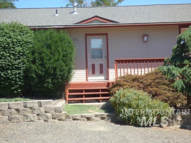 1311 Westlake Drive Property Photo 4