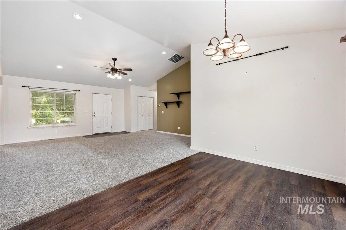 1305 Lauren Lane Property Photo 9