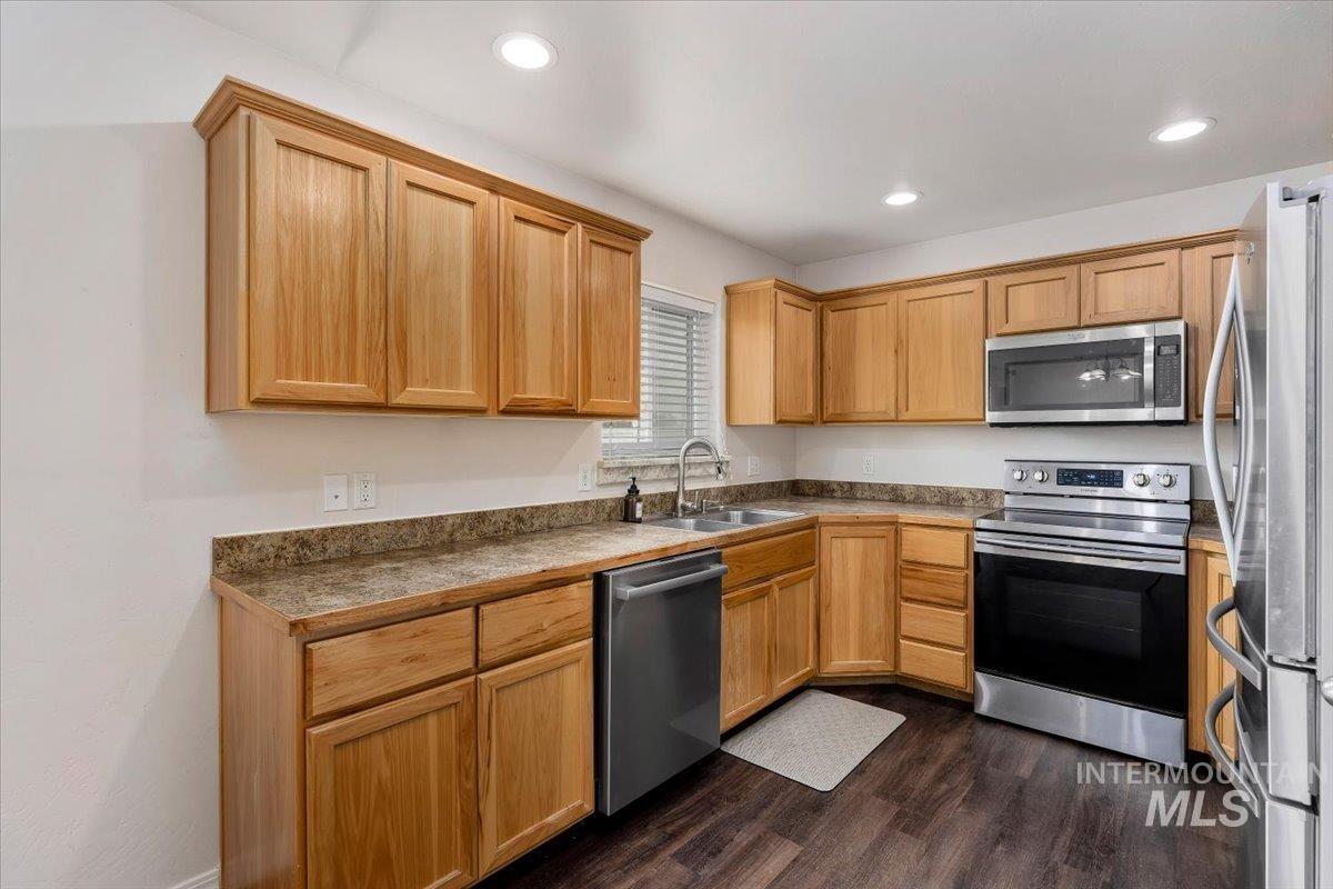 1305 Lauren Lane Property Photo 10