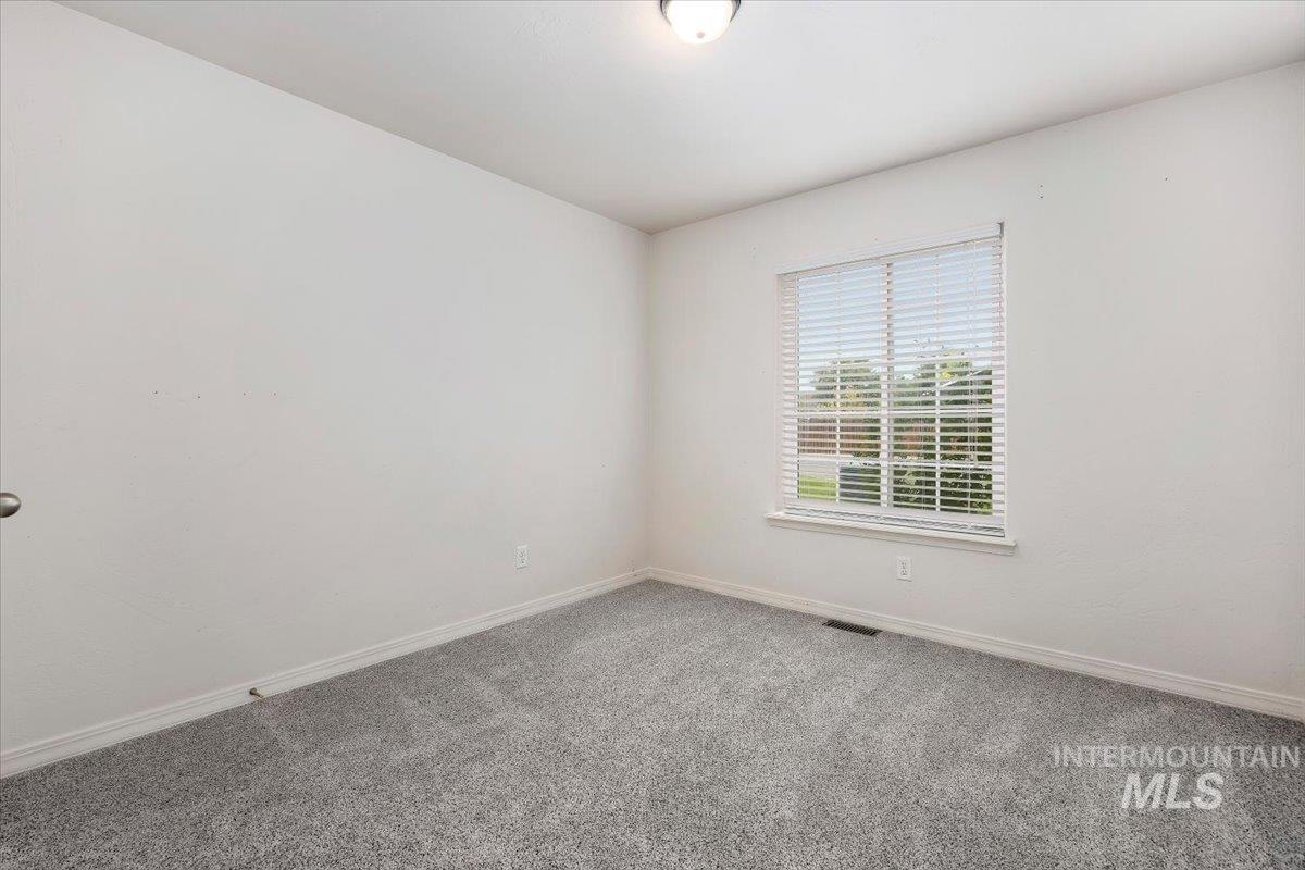 1305 Lauren Lane Property Photo 23