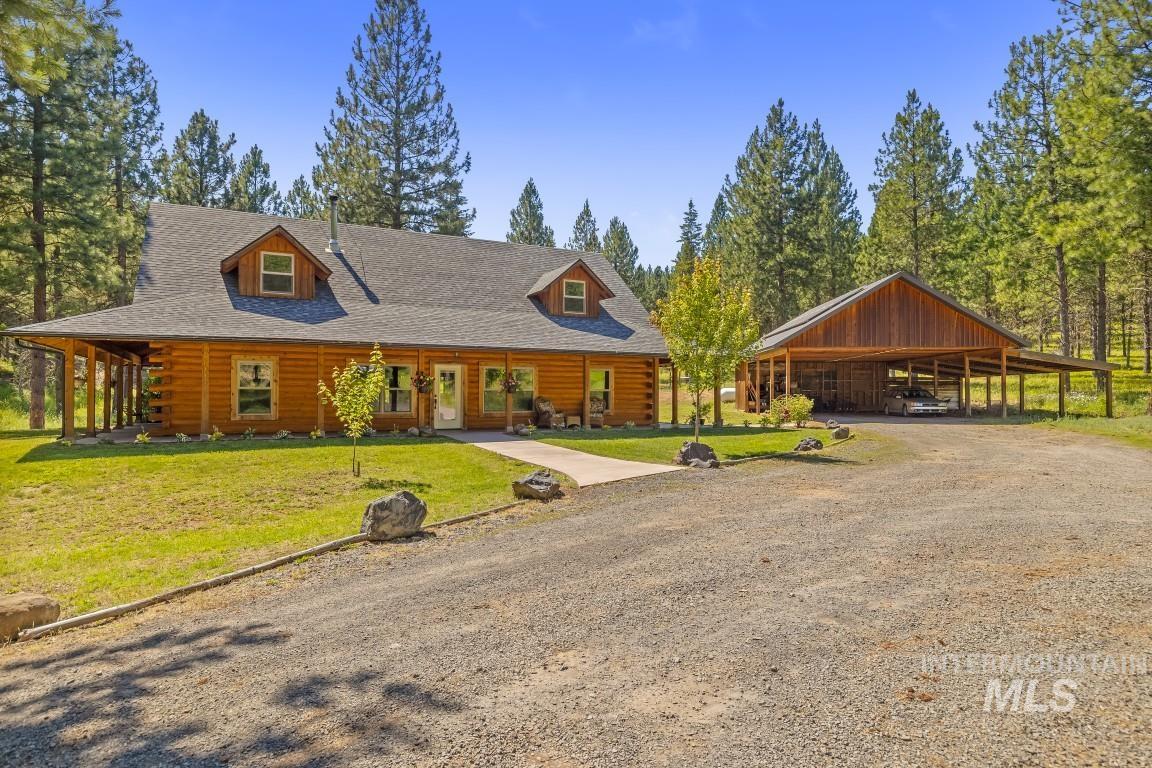 1076 Swenson Ln Property Photo 1