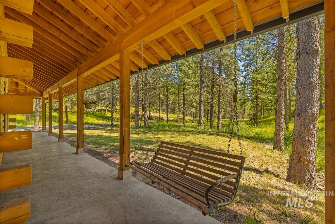 1076 Swenson Ln Property Photo 5