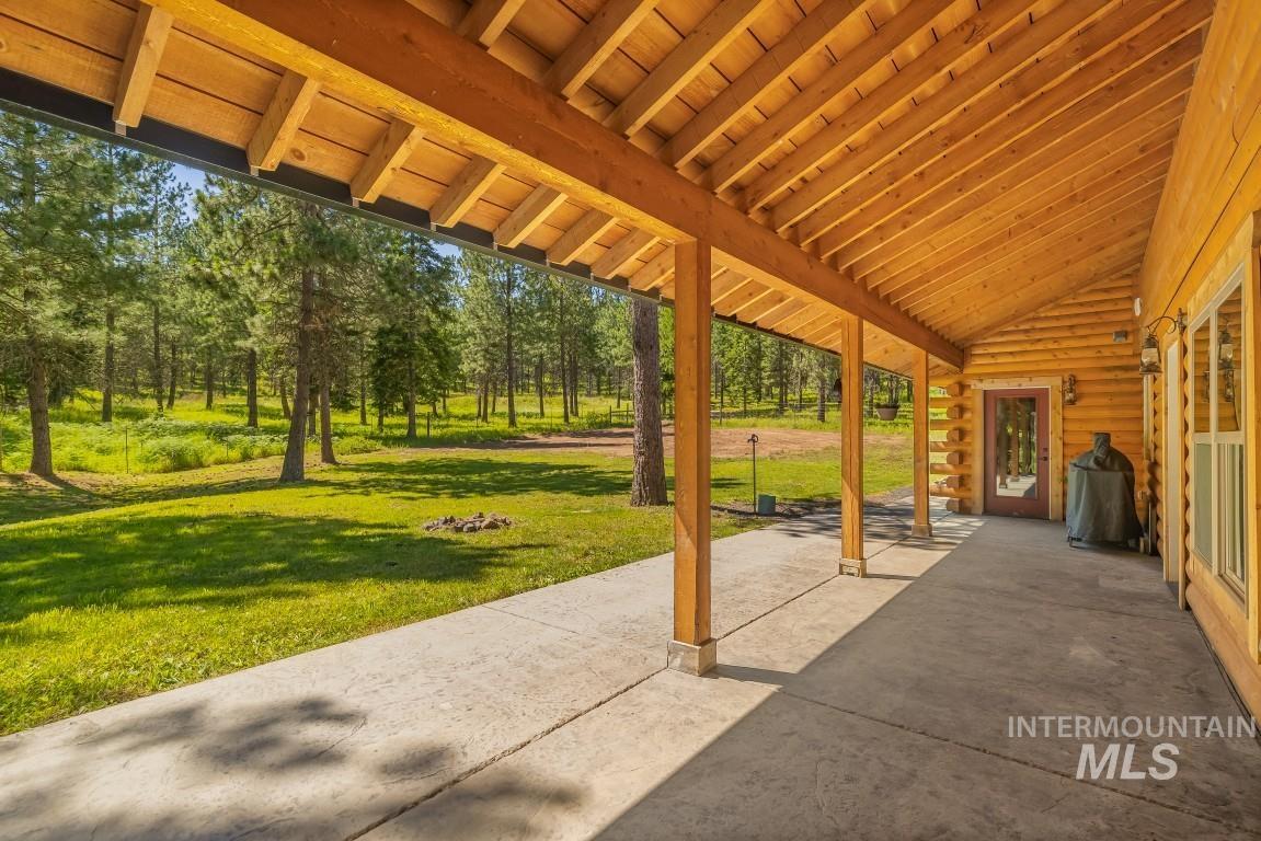 1076 Swenson Ln Property Photo 6