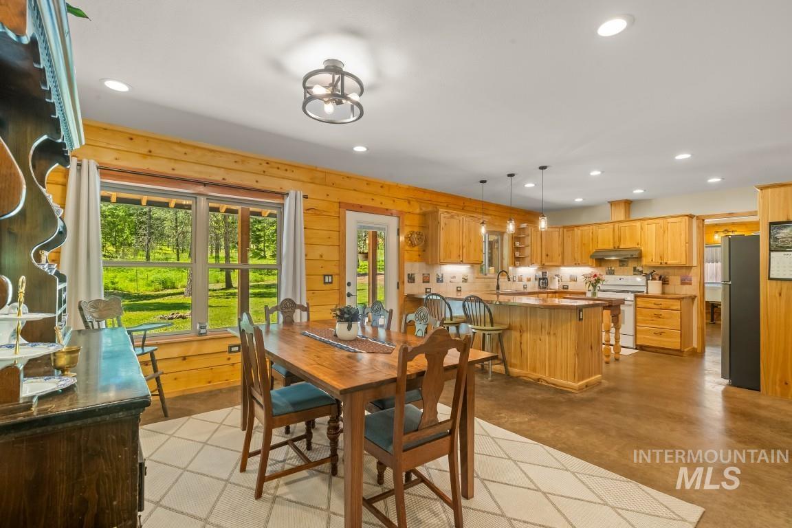1076 Swenson Ln Property Photo 15