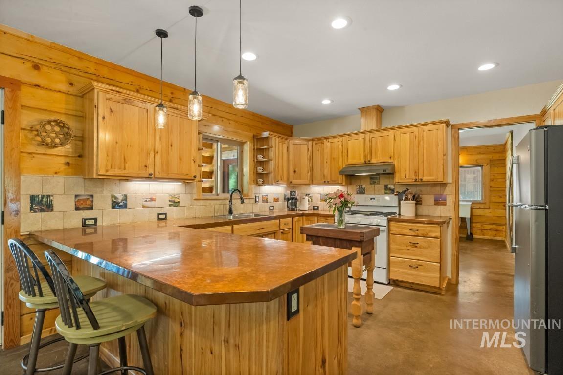 1076 Swenson Ln Property Photo 19