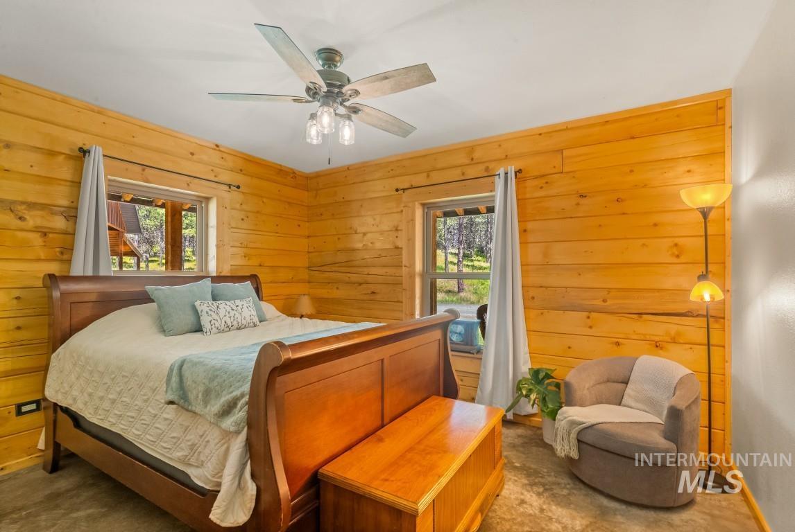 1076 Swenson Ln Property Photo 23
