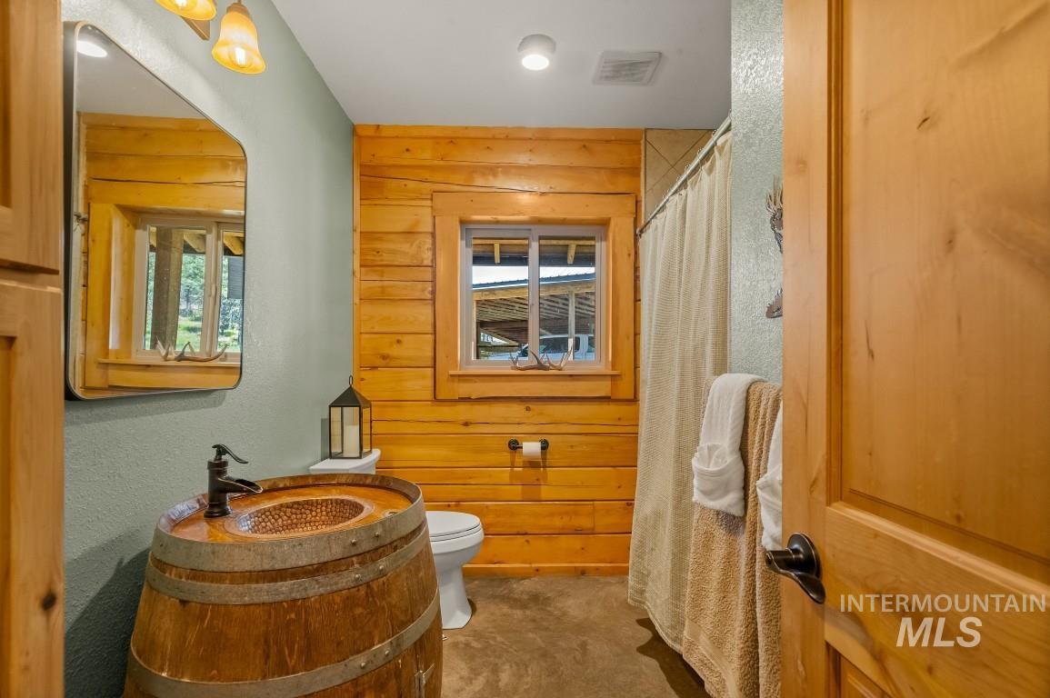 1076 Swenson Ln Property Photo 24