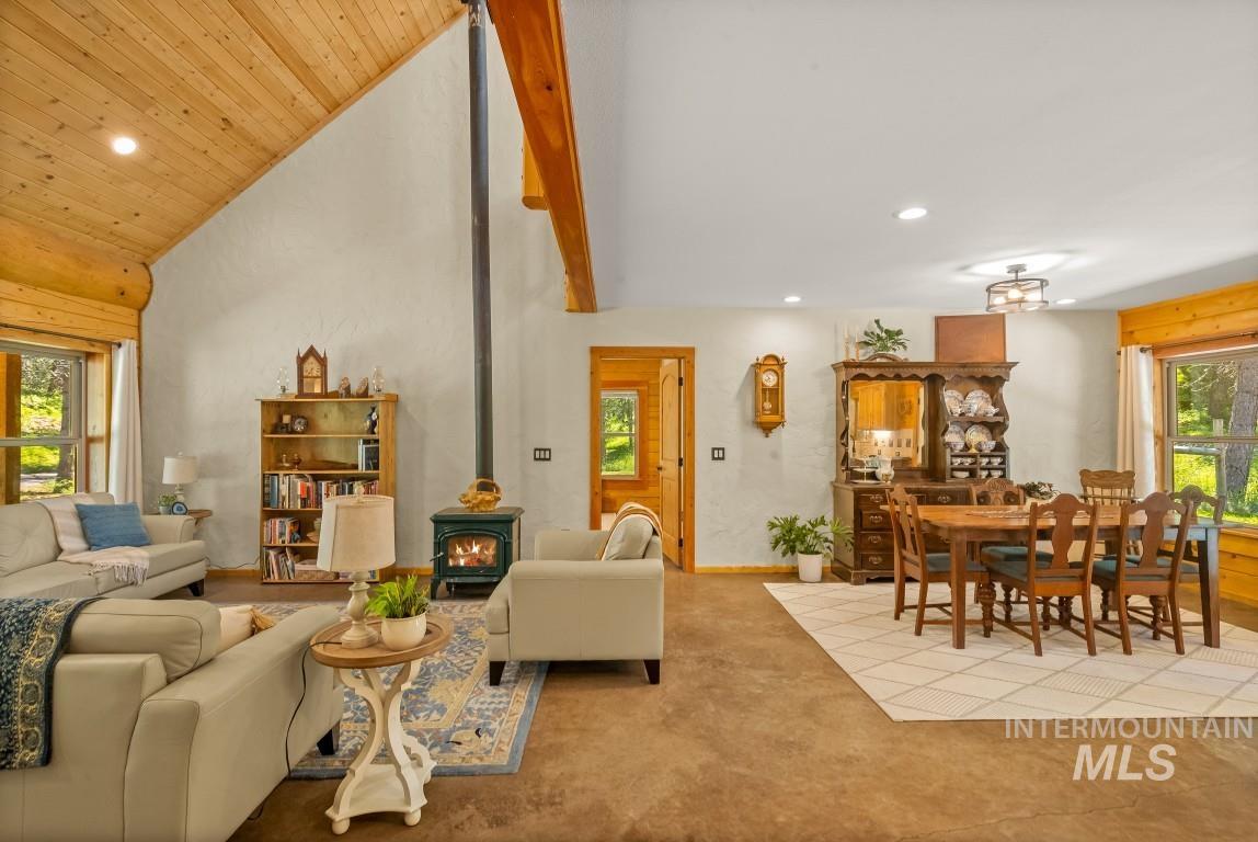 1076 Swenson Ln Property Photo 25