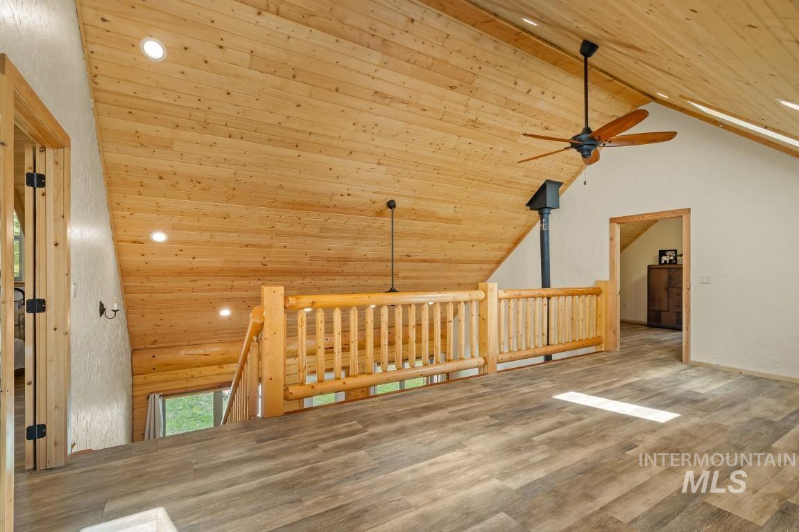 1076 Swenson Ln Property Photo 32