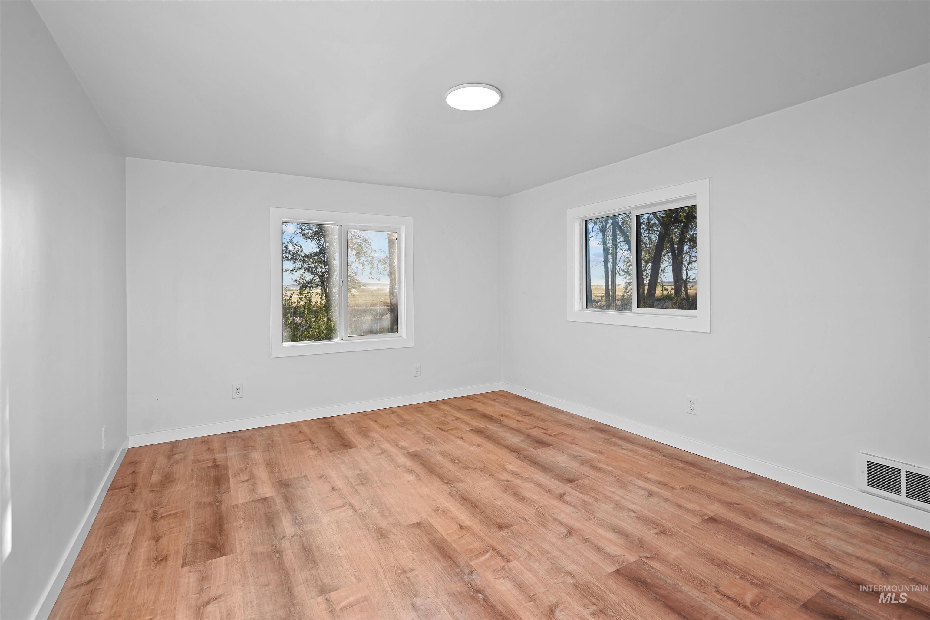 862 N 500 W Property Photo 19