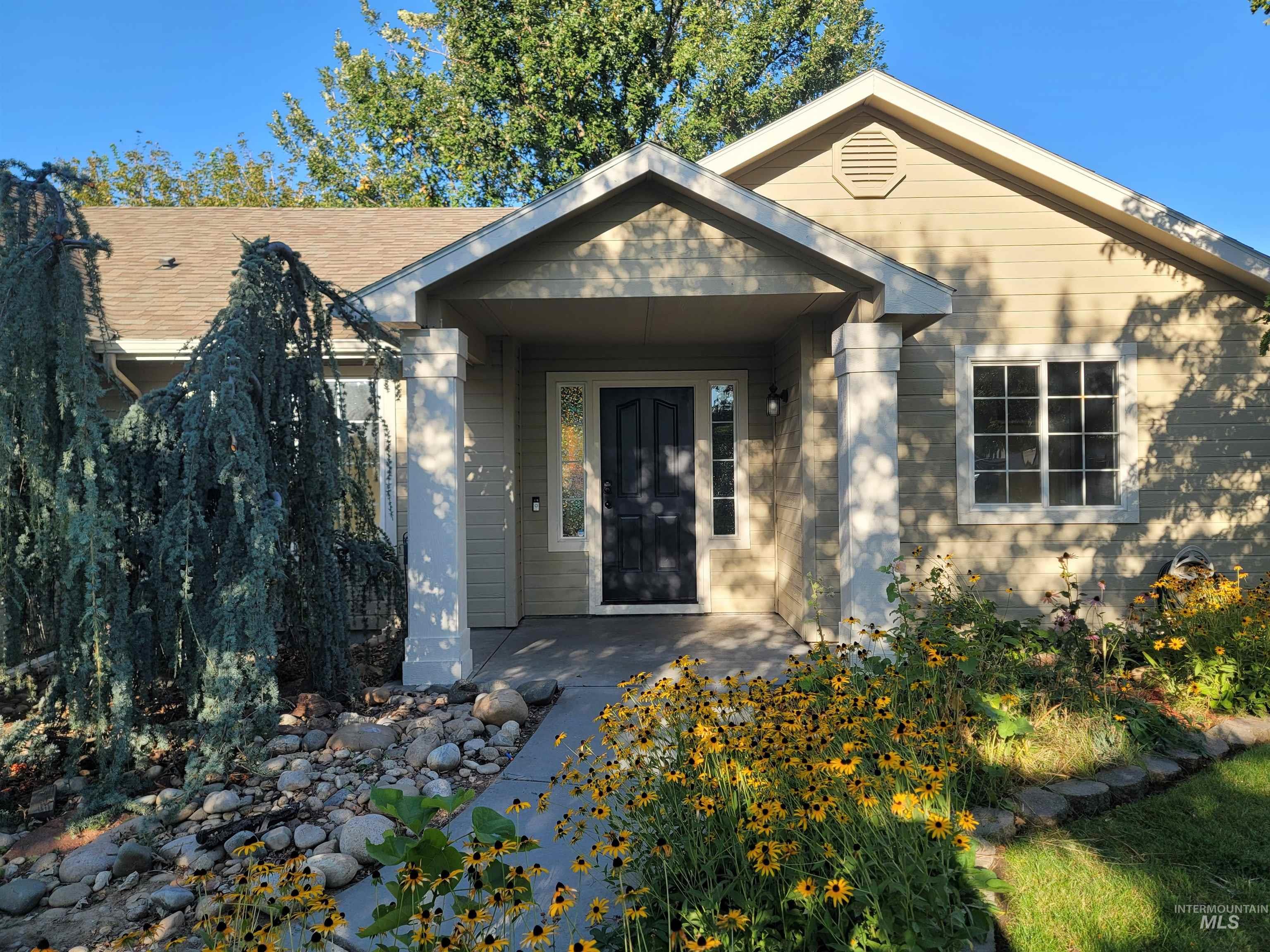 7741 N Dodgin Ave Property Photo 4