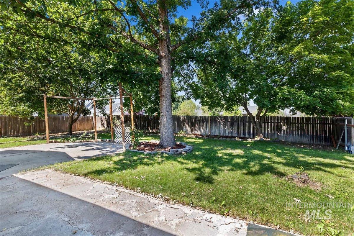 7741 N Dodgin Ave Property Photo 32