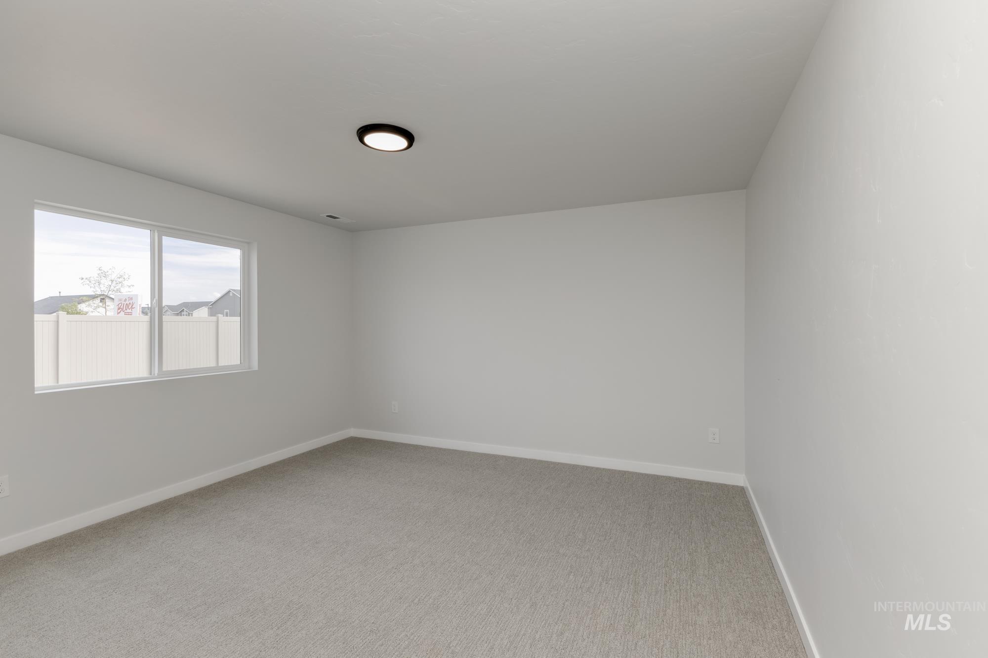 900 Sw Jayhawk St Property Photo 15
