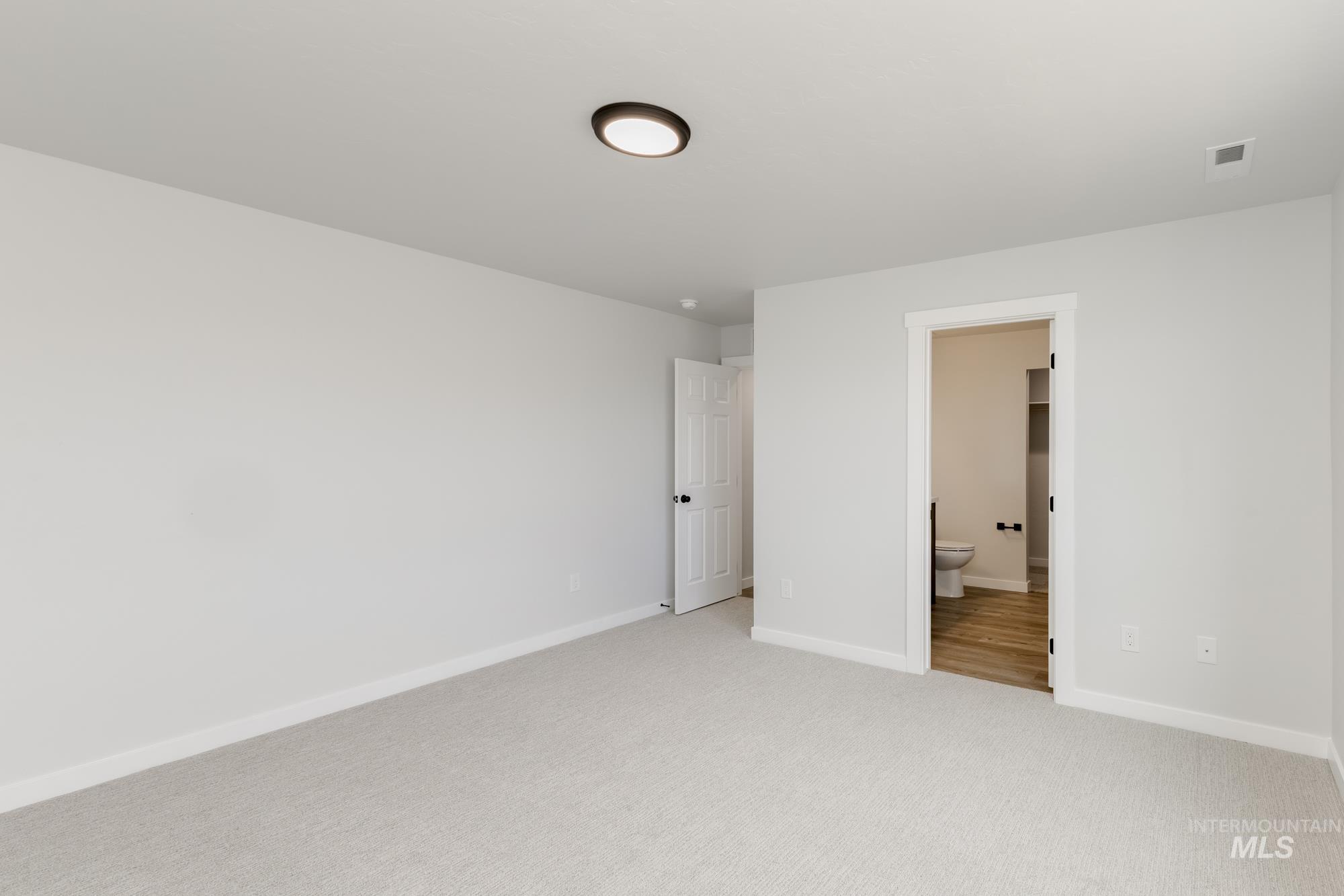 900 Sw Jayhawk St Property Photo 16