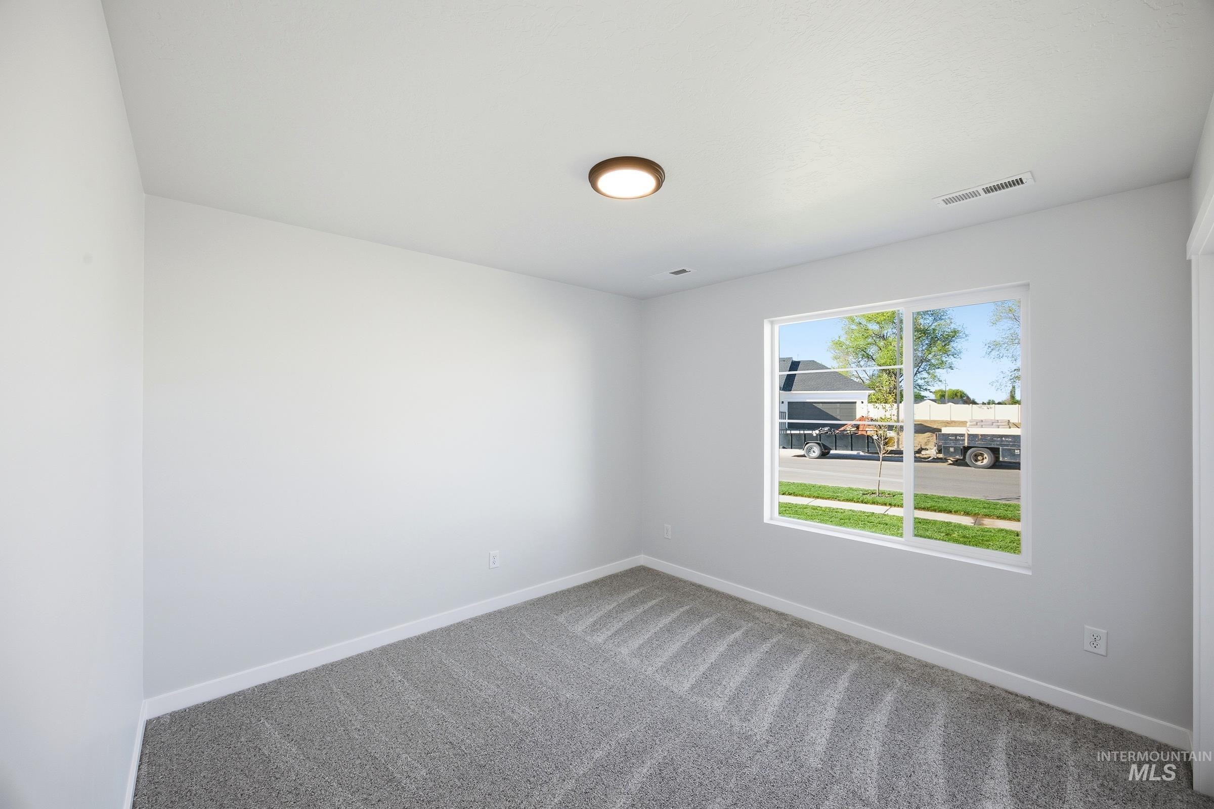 920 Sw Jayhawk St Property Photo 11