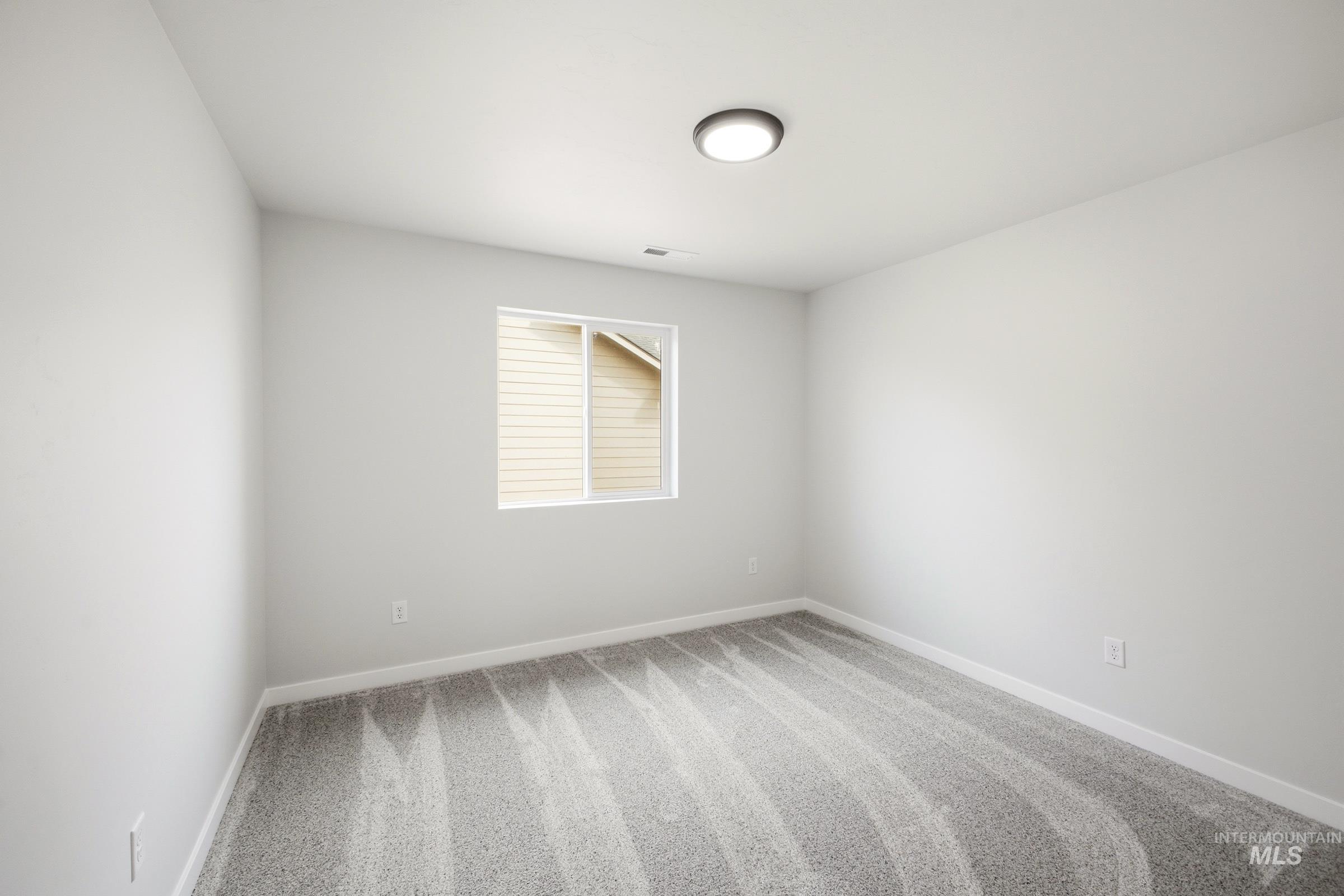 920 Sw Jayhawk St Property Photo 11