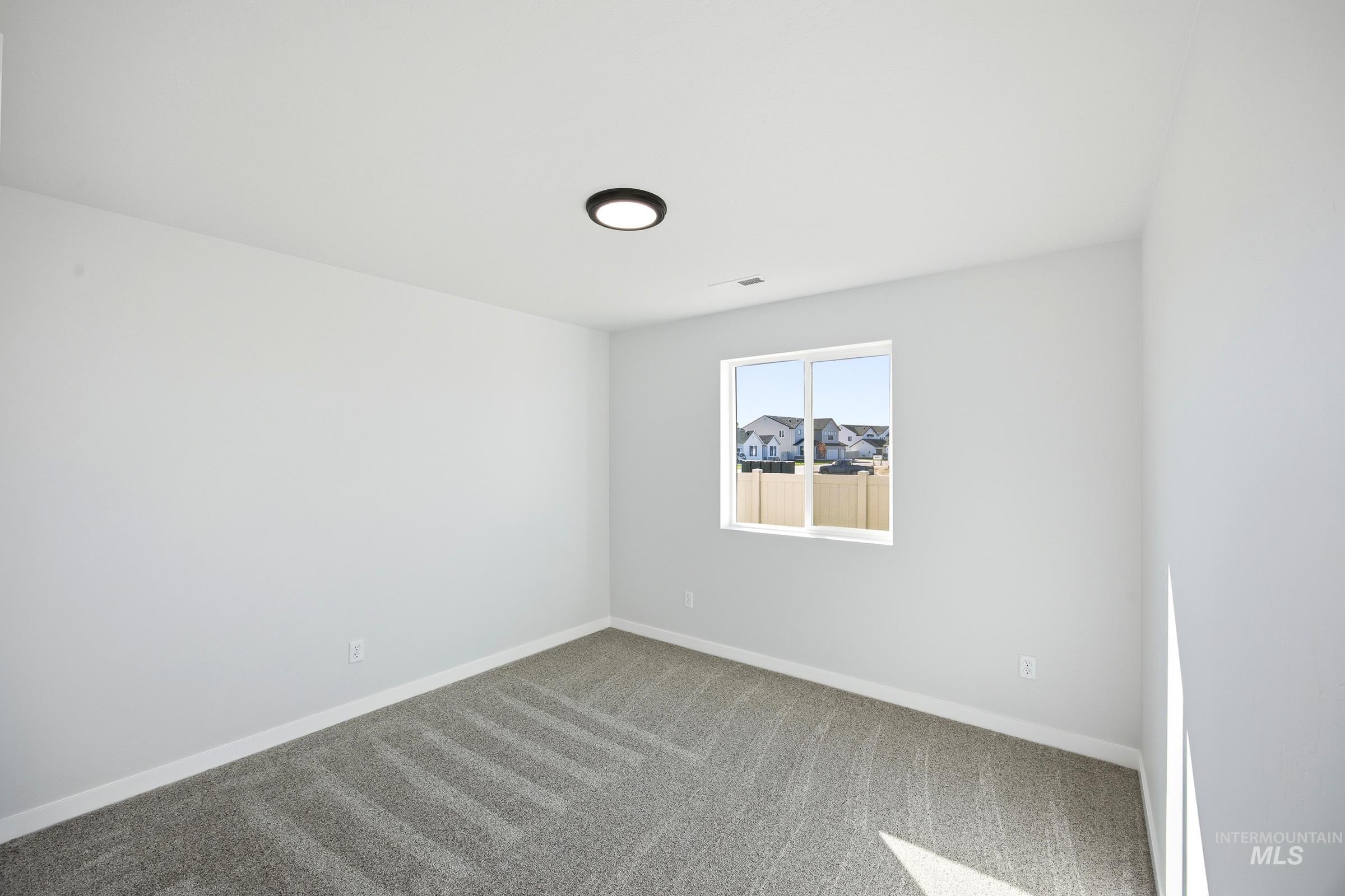 920 Sw Jayhawk St Property Photo 14