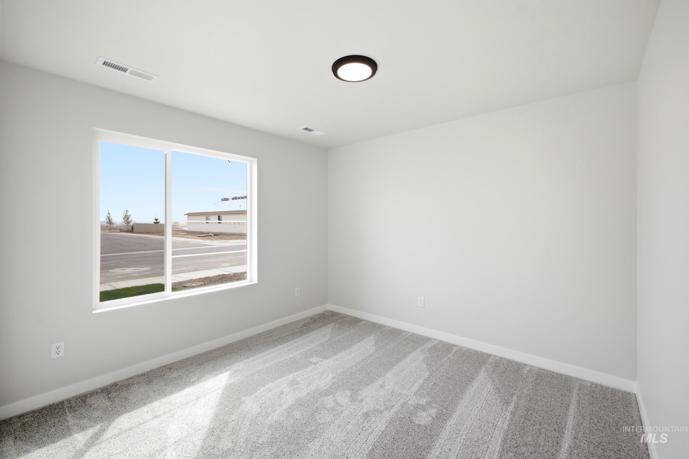 920 Sw Jayhawk St Property Photo 14