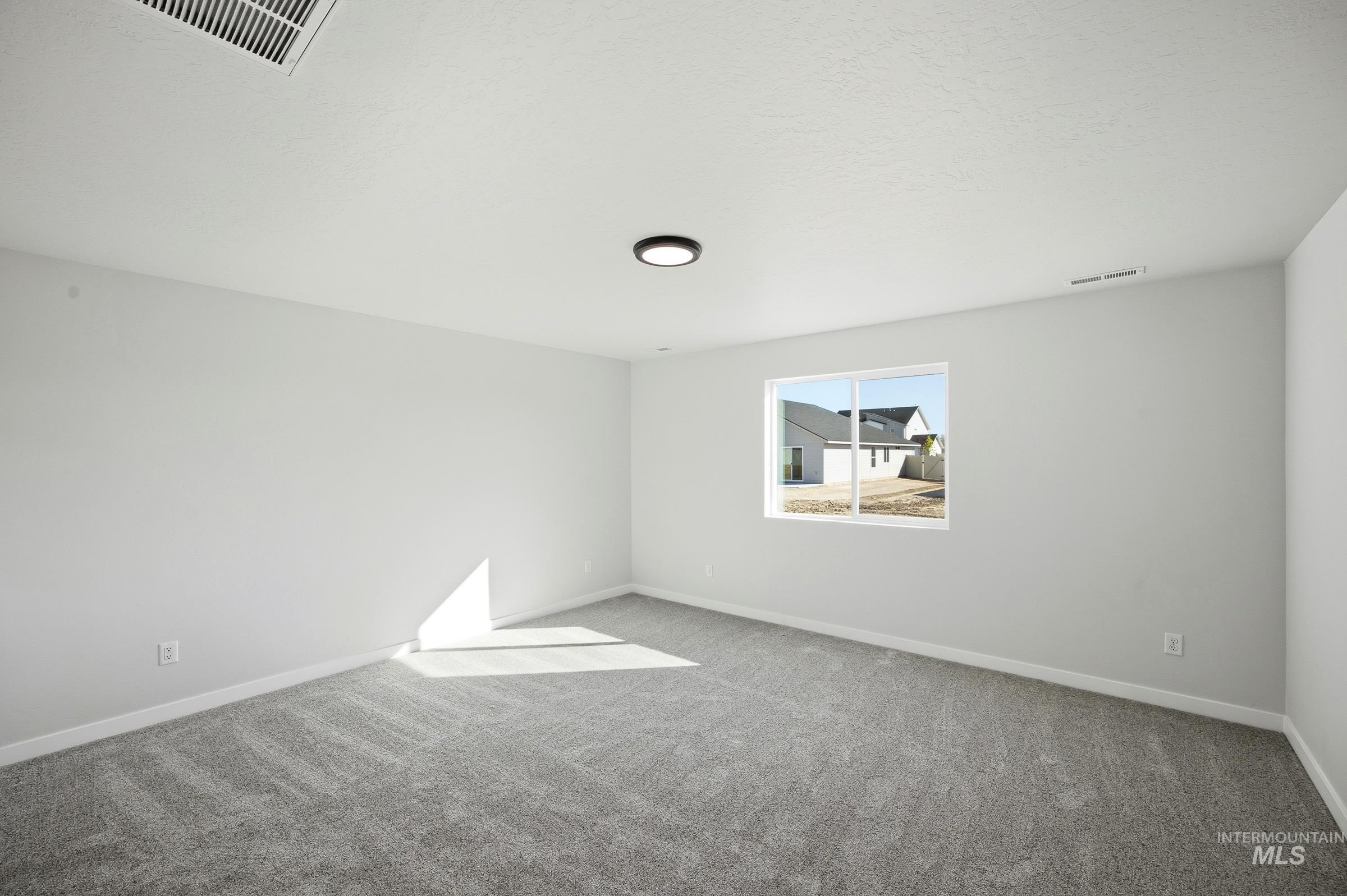 920 Sw Jayhawk St Property Photo 16