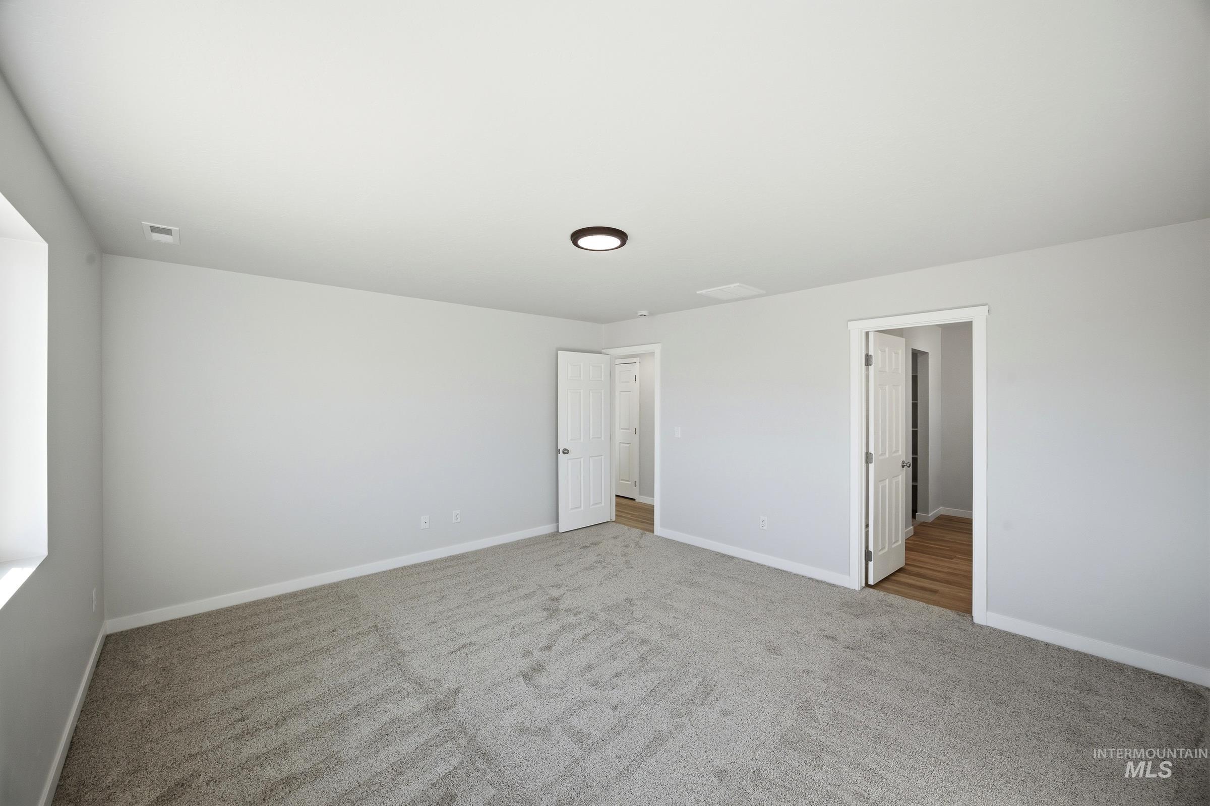 920 Sw Jayhawk St Property Photo 17
