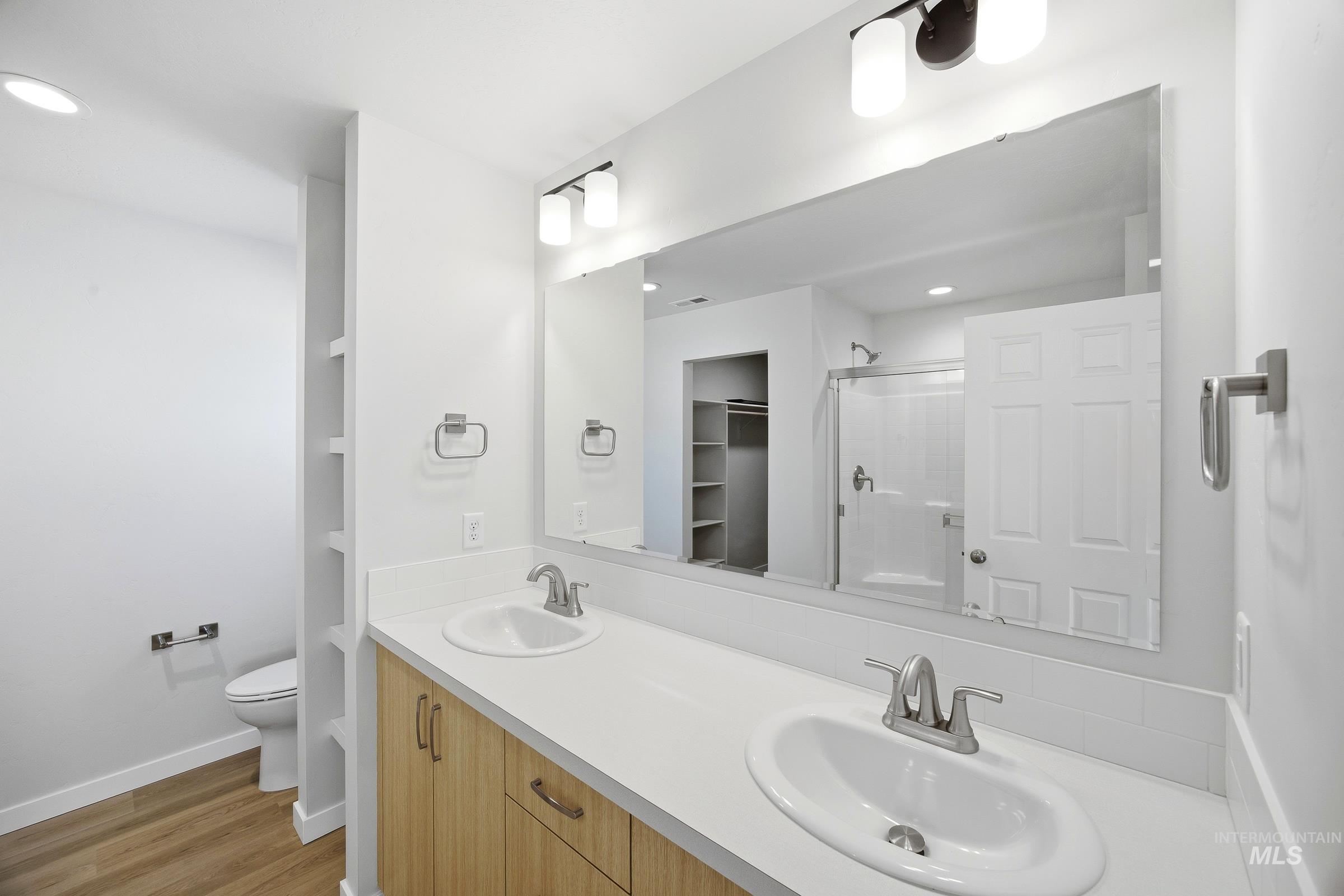 920 Sw Jayhawk St Property Photo 18