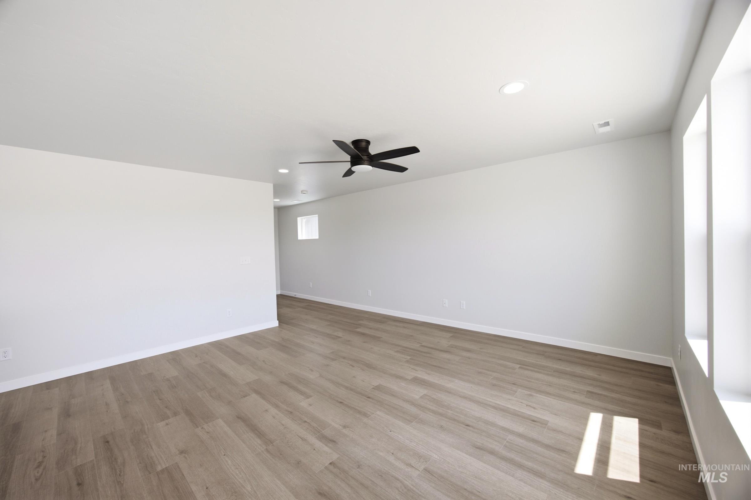 7311 W Trumbull Ct Property Photo 8