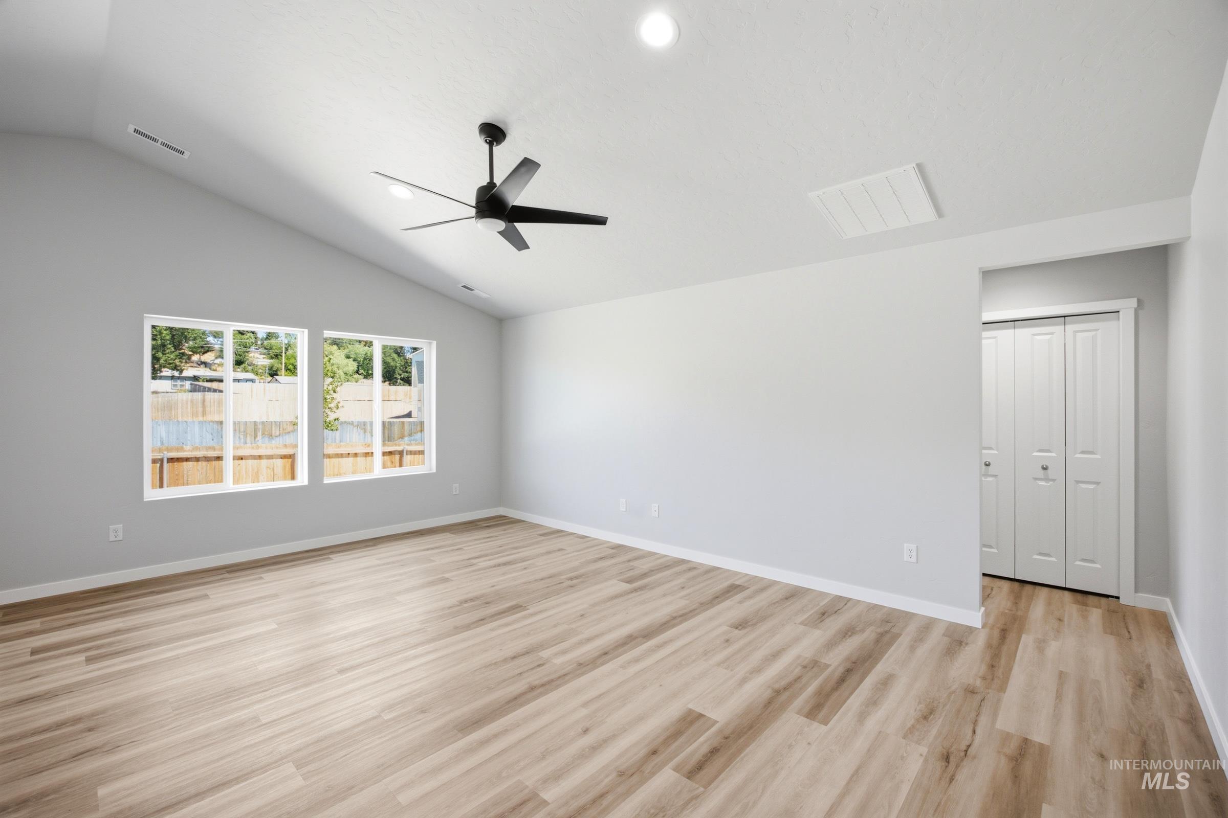 1328 Sunday River St Property Photo 6