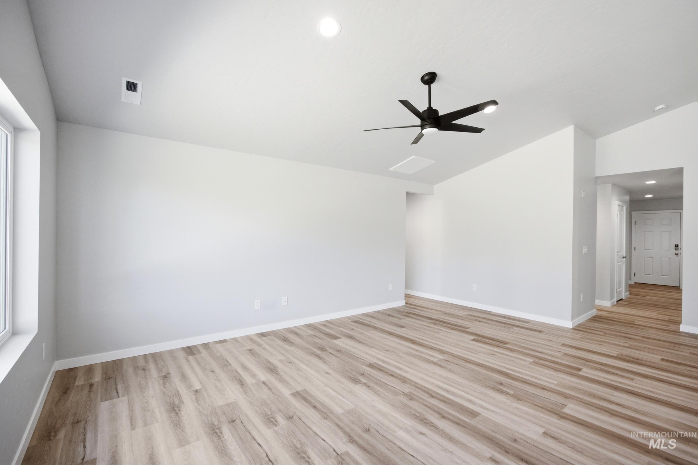 1328 Sunday River St Property Photo 7