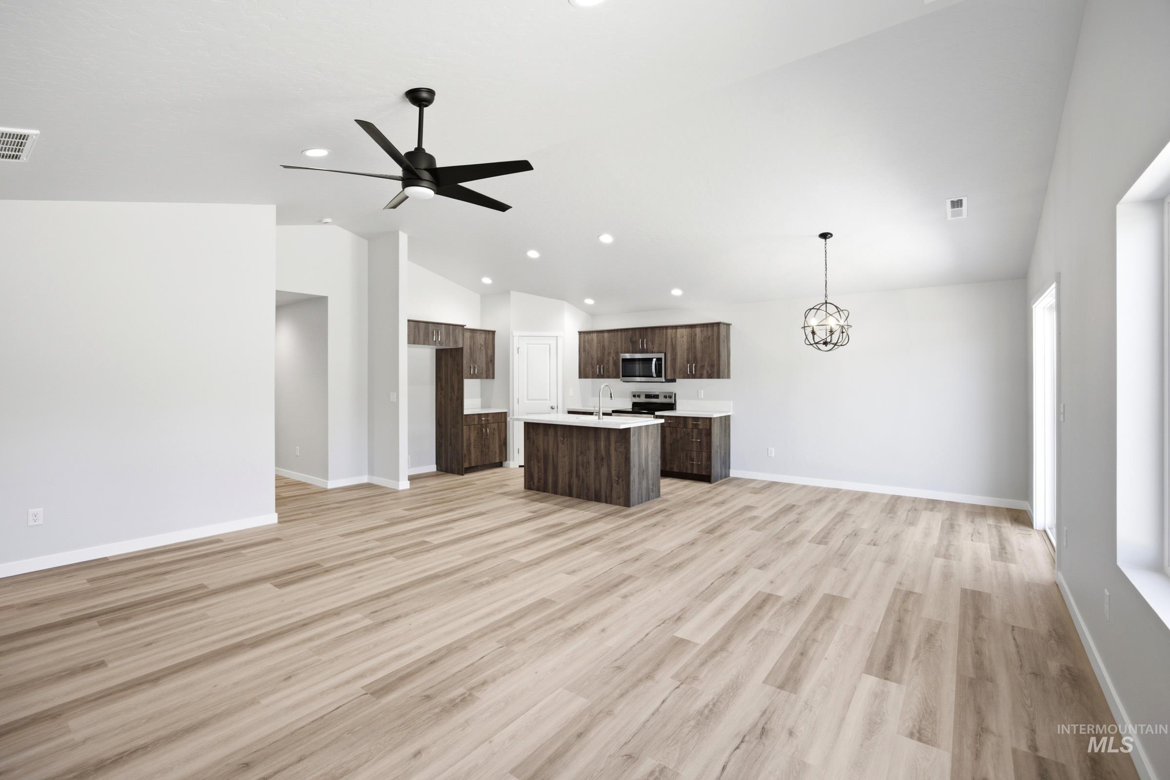 1328 Sunday River St Property Photo 8
