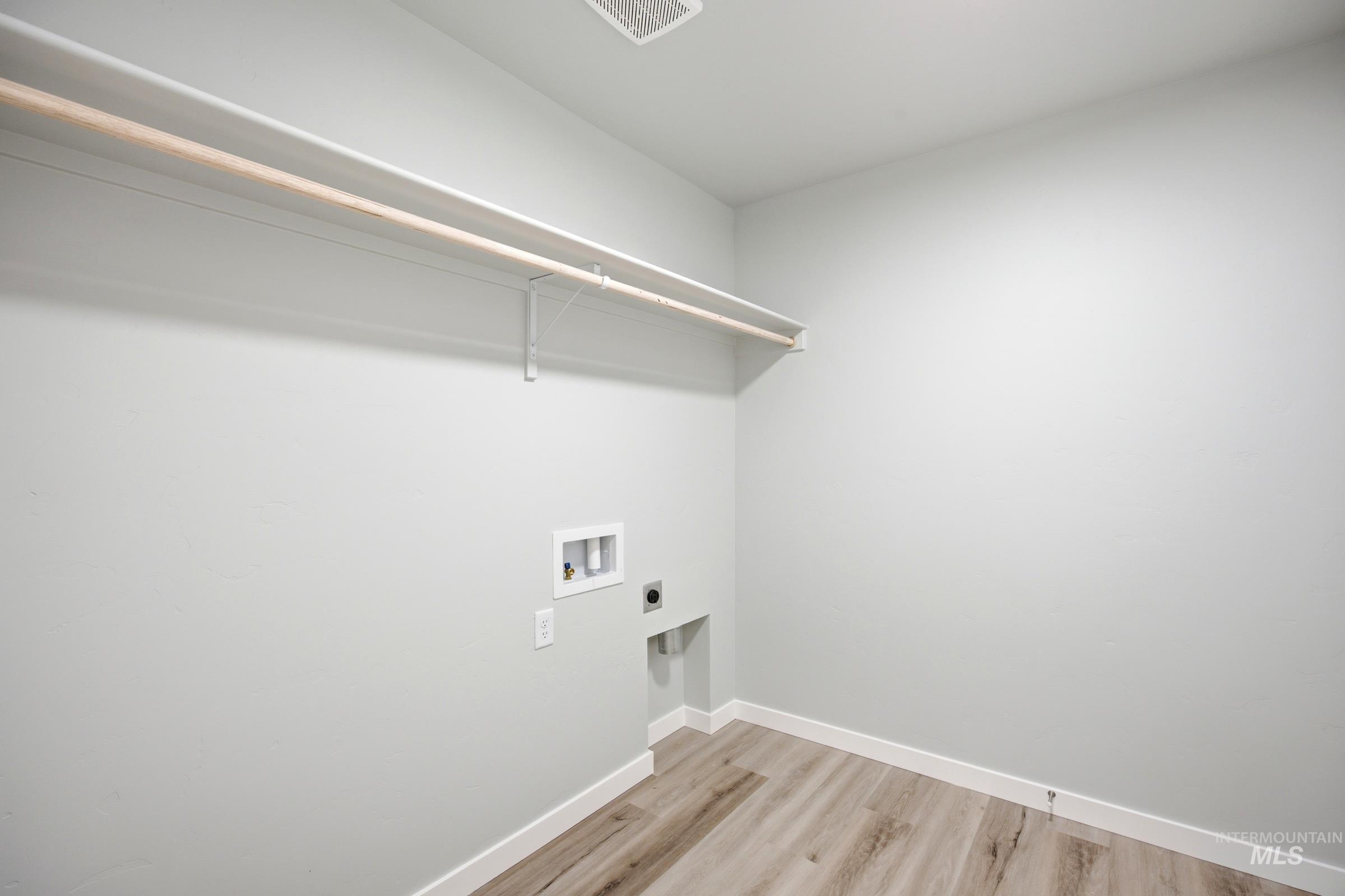1328 Sunday River St Property Photo 13