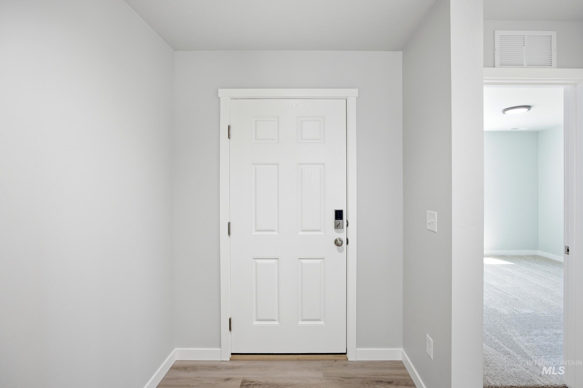 1328 Sunday River St Property Photo 14