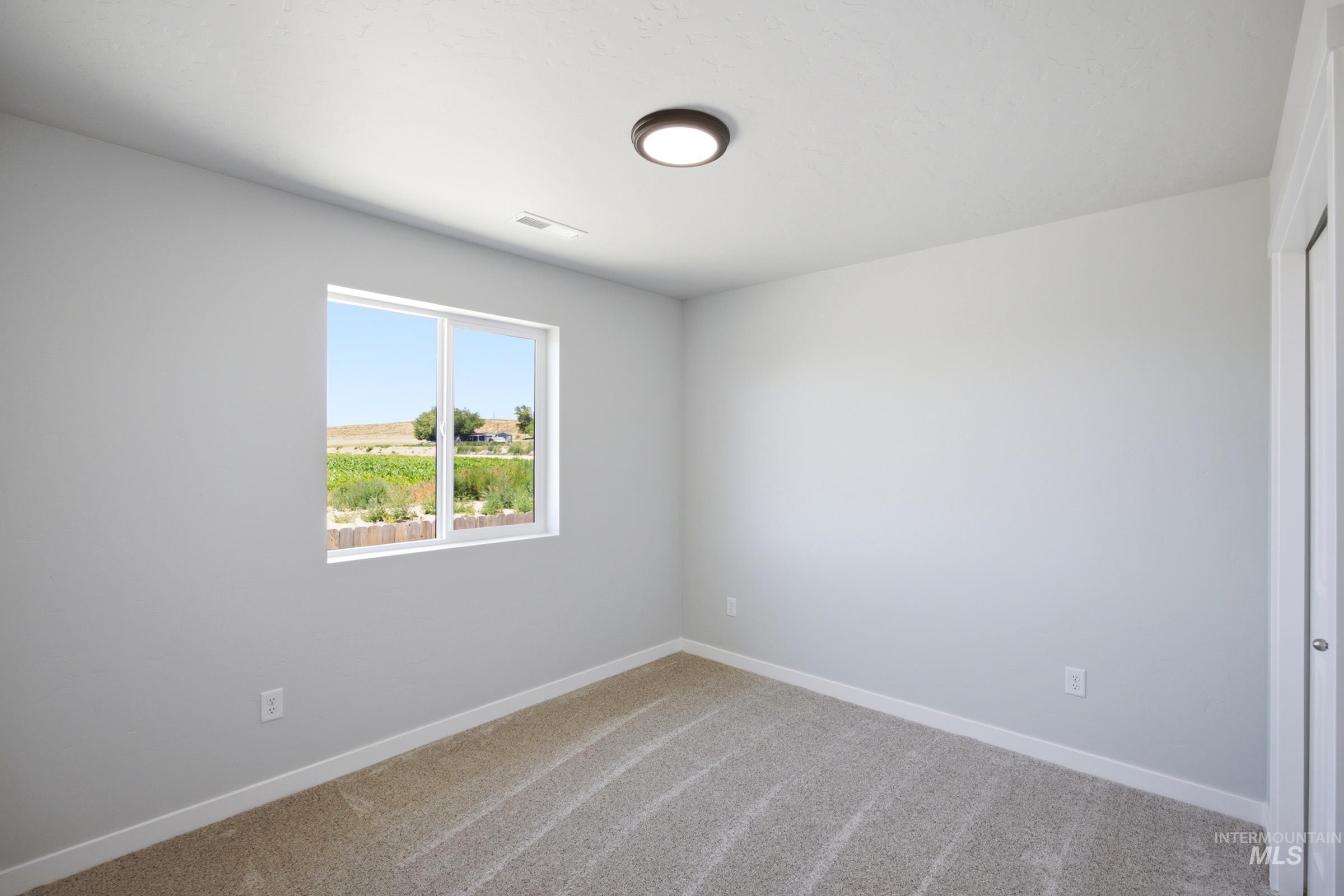 1328 Sunday River St Property Photo 15