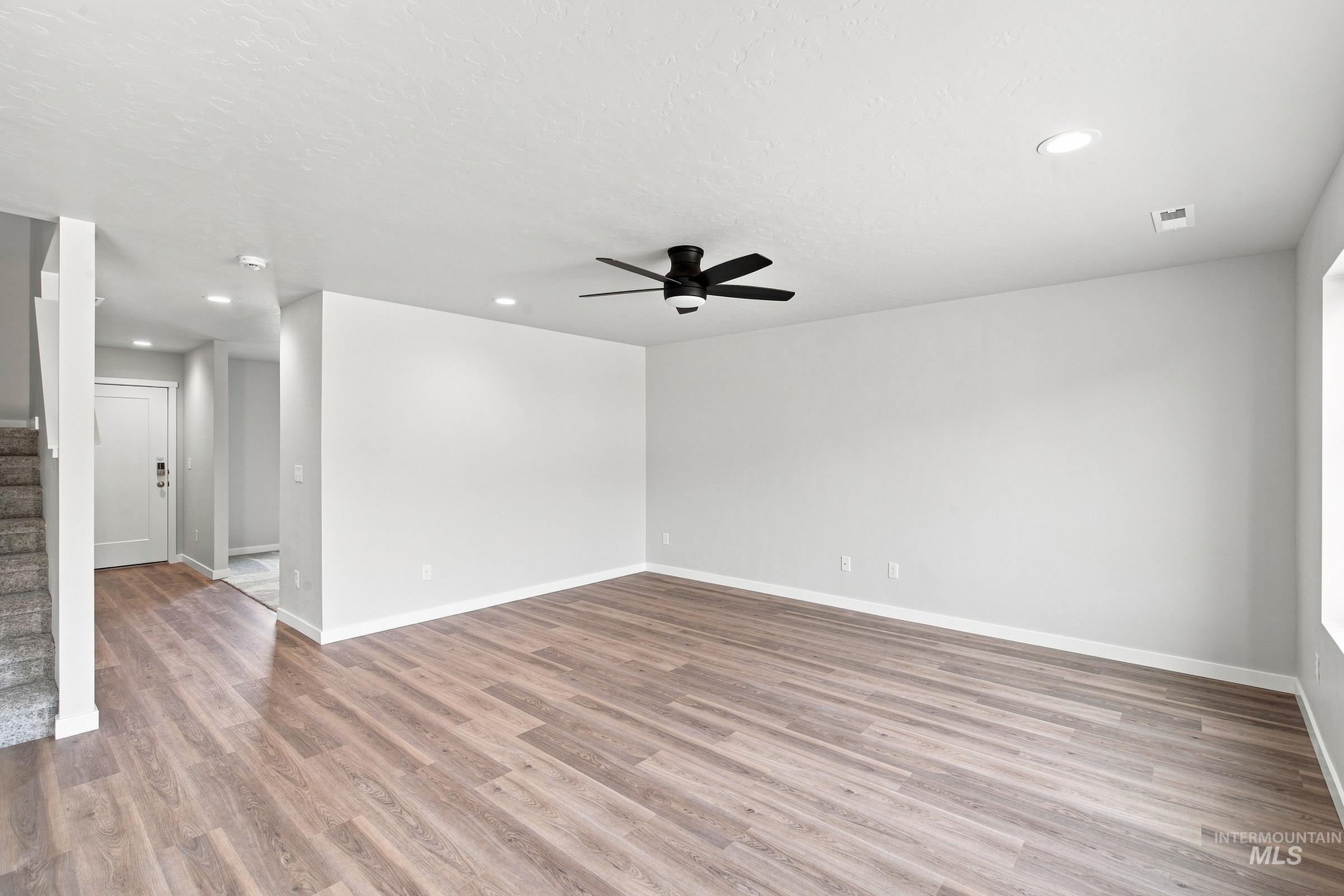 1486 Sunday River St Property Photo 7