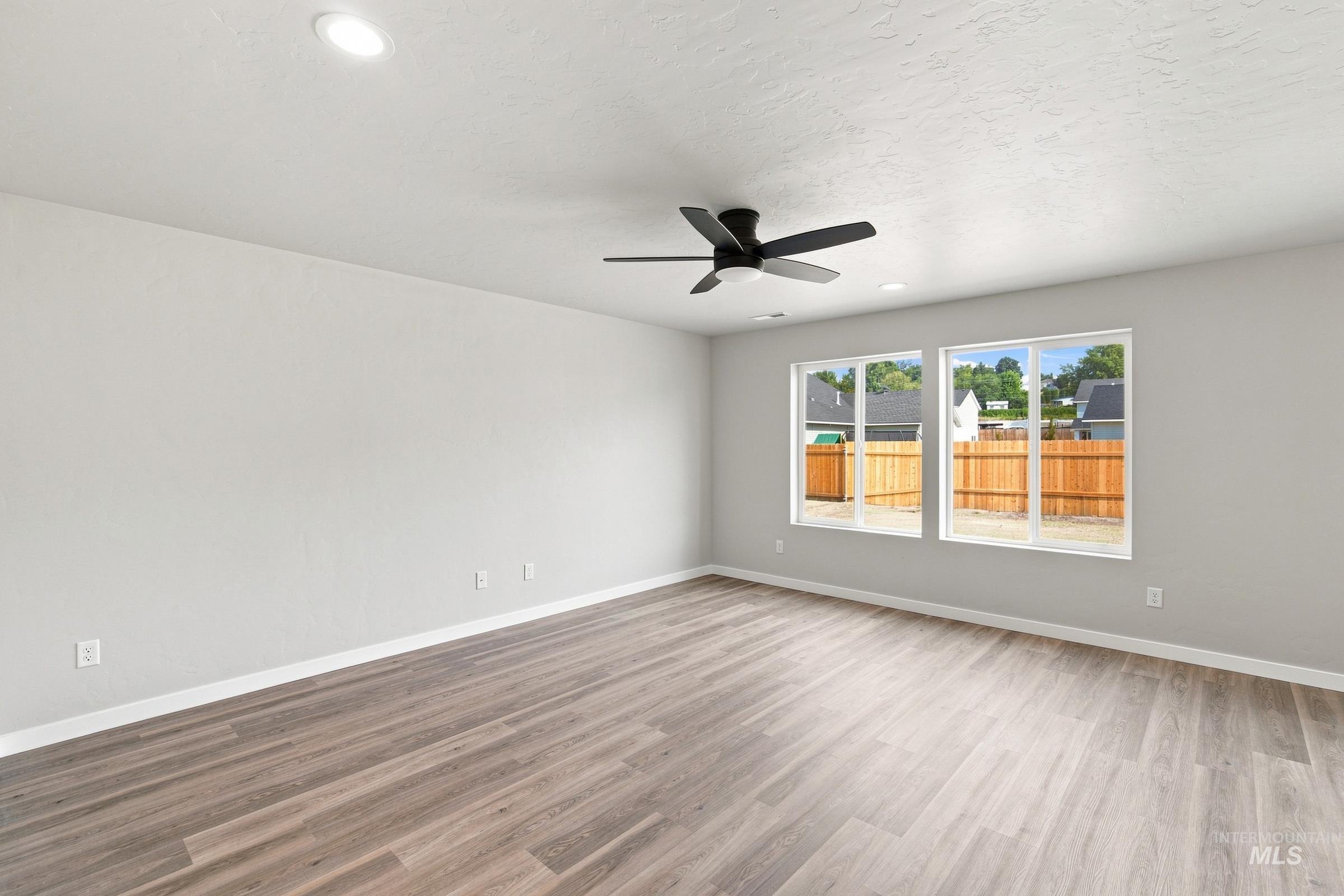 1486 Sunday River St Property Photo 8