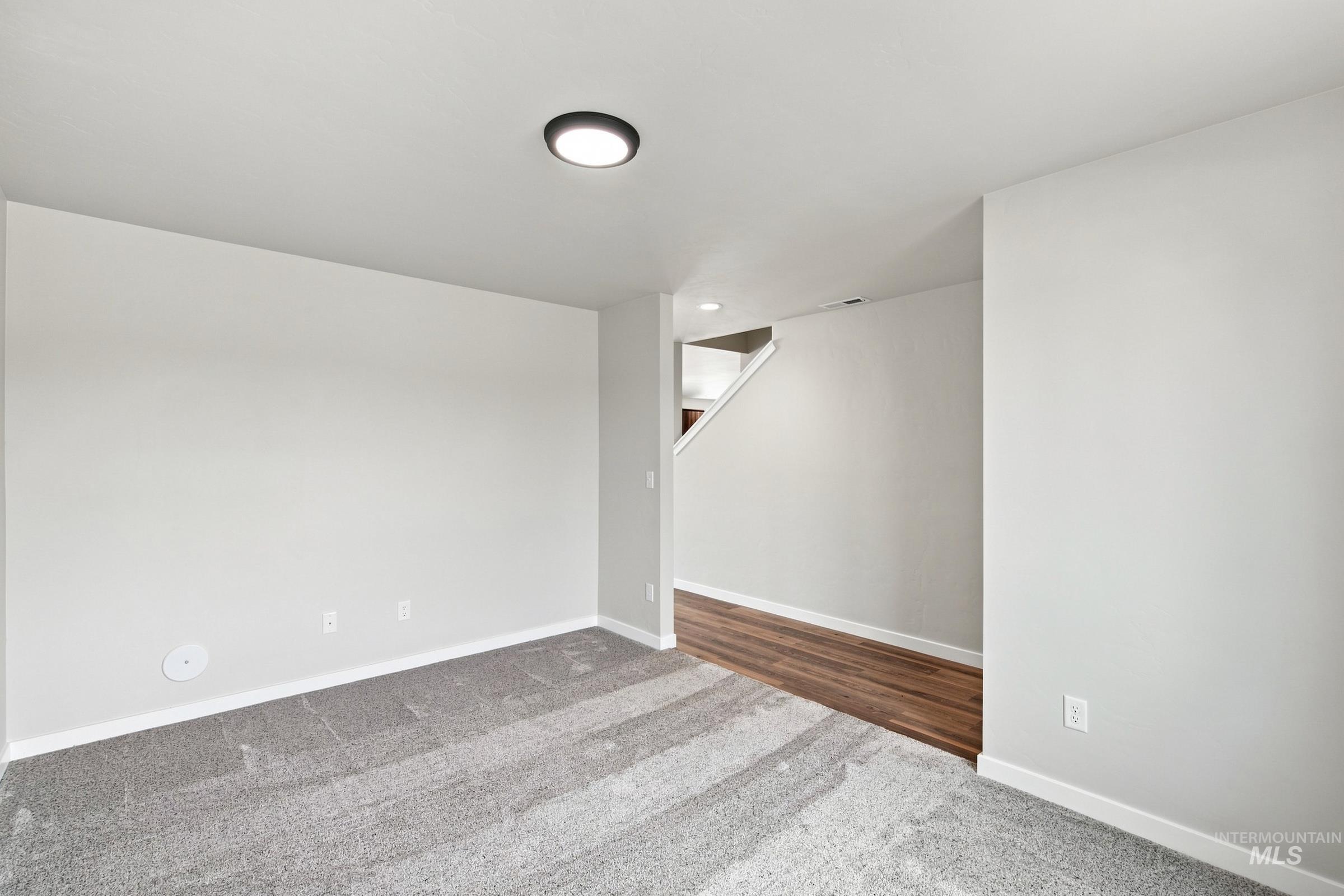 1486 Sunday River St Property Photo 11