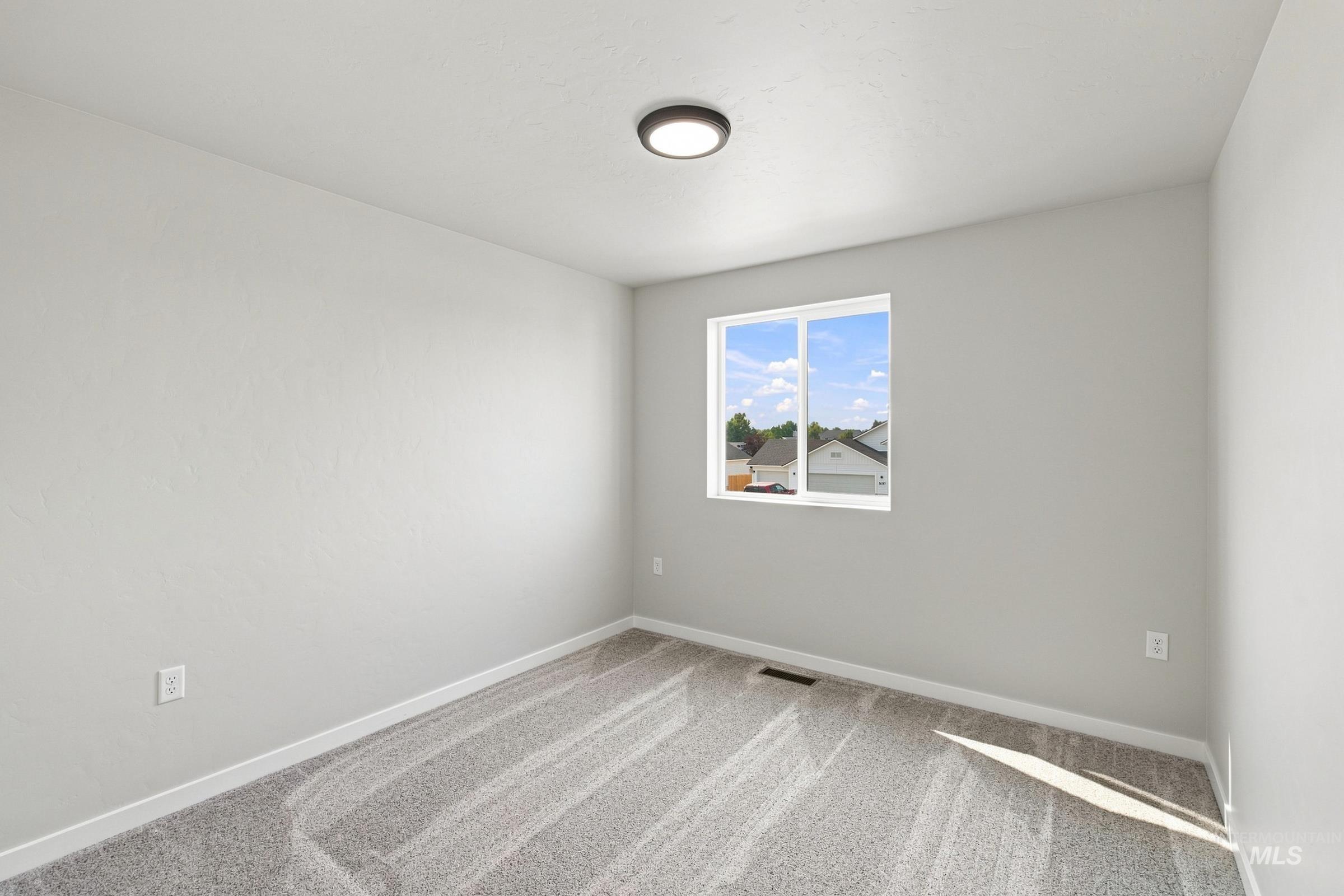 1486 Sunday River St Property Photo 23