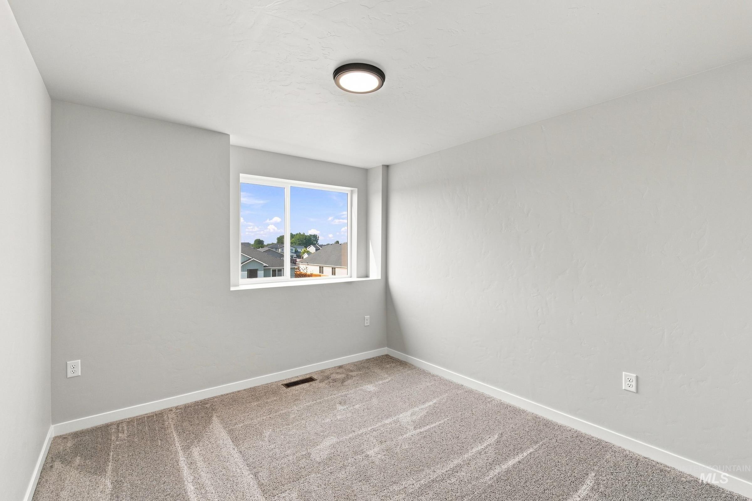 1486 Sunday River St Property Photo 26