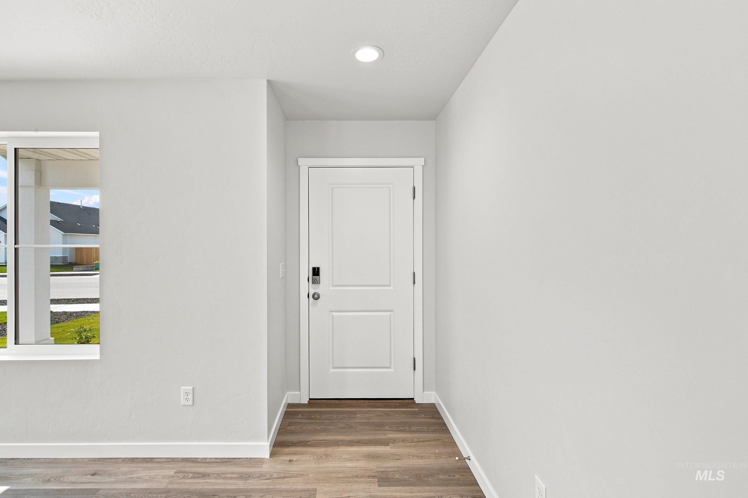 1518 Sunday River St Property Photo 2