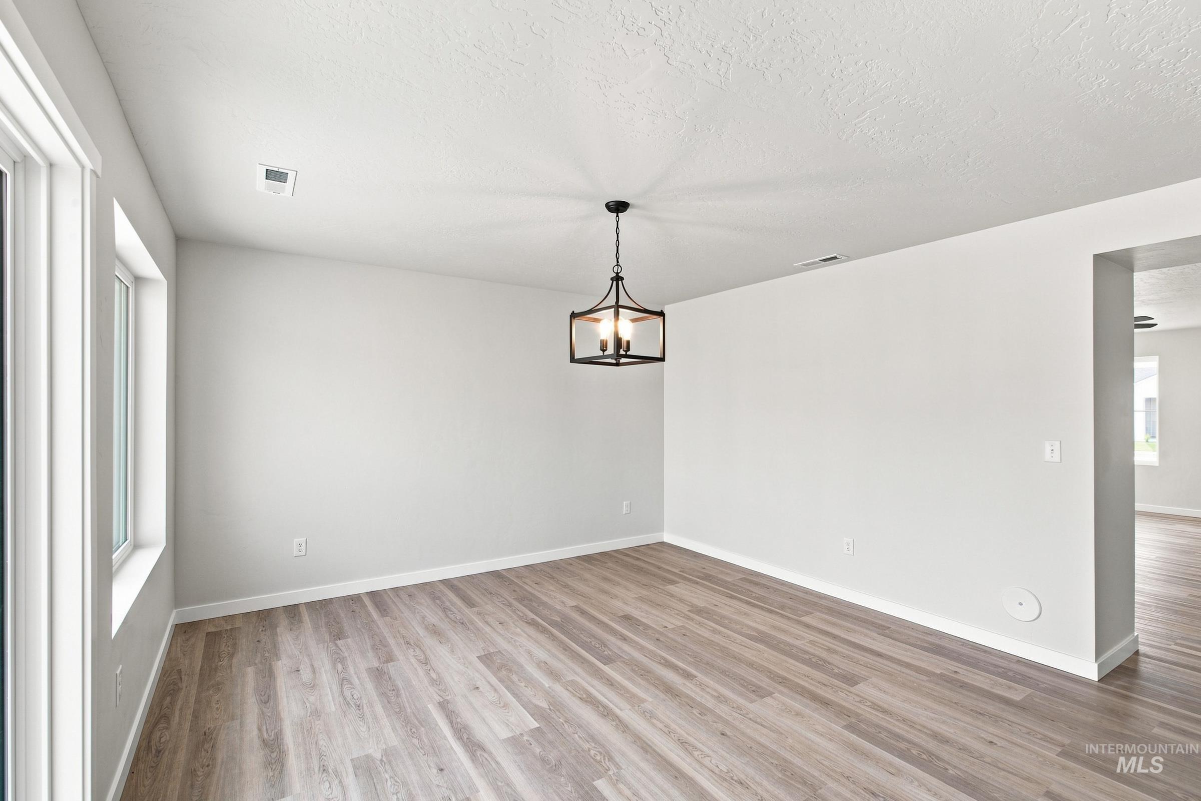 1518 Sunday River St Property Photo 9