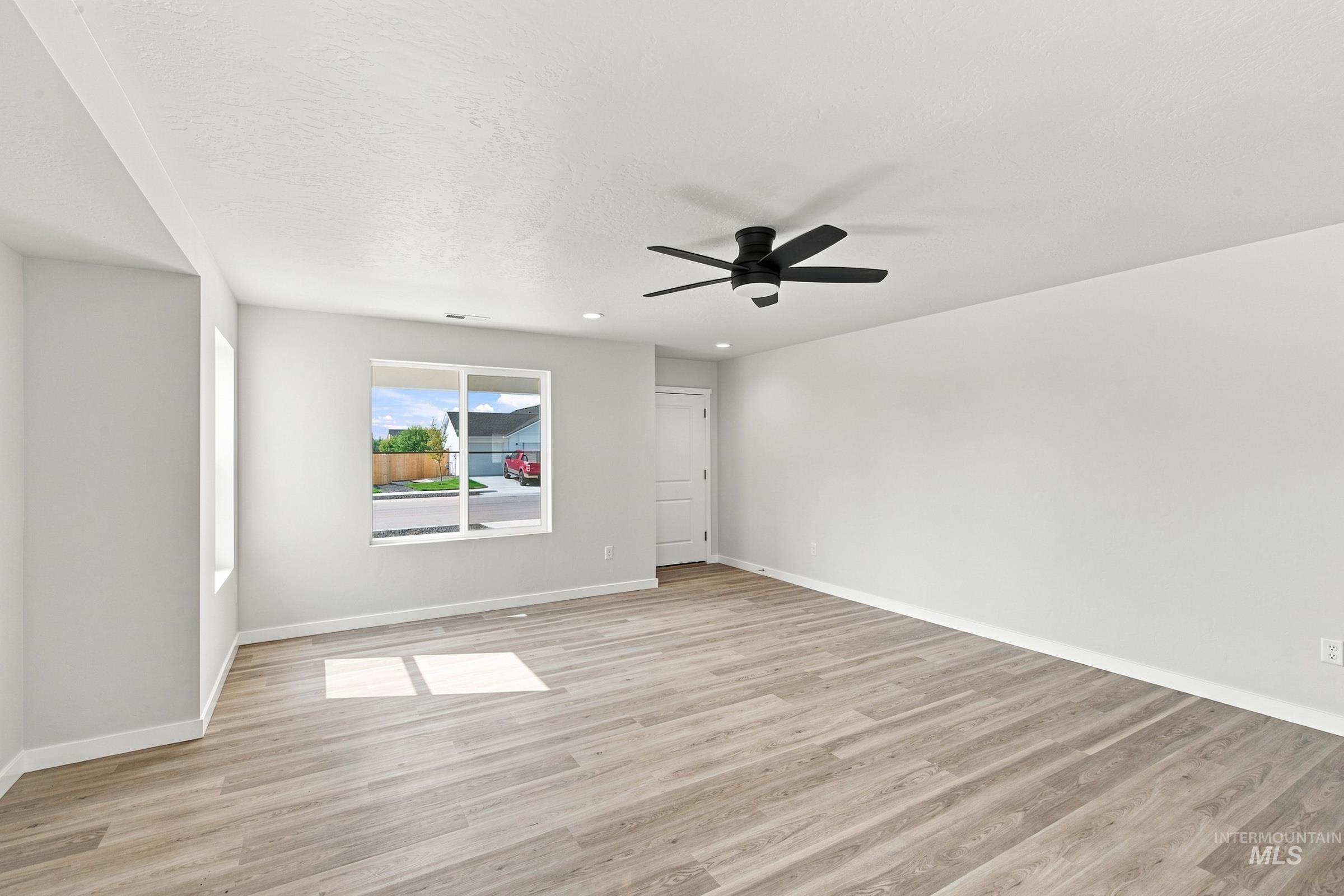 1518 Sunday River St Property Photo 15