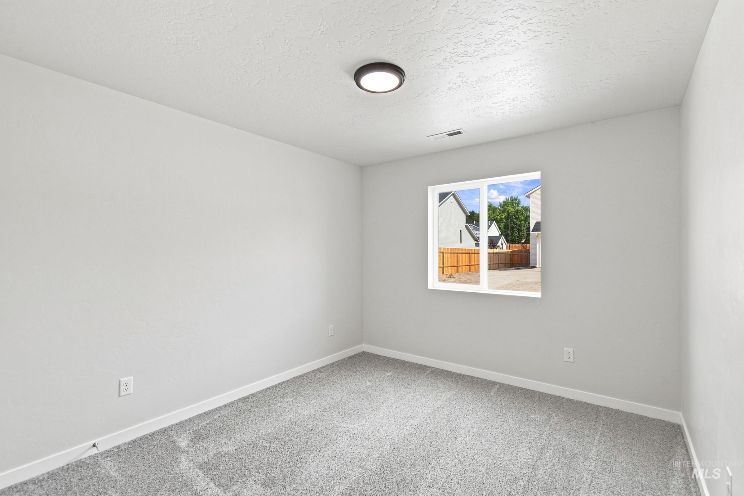 1518 Sunday River St Property Photo 31