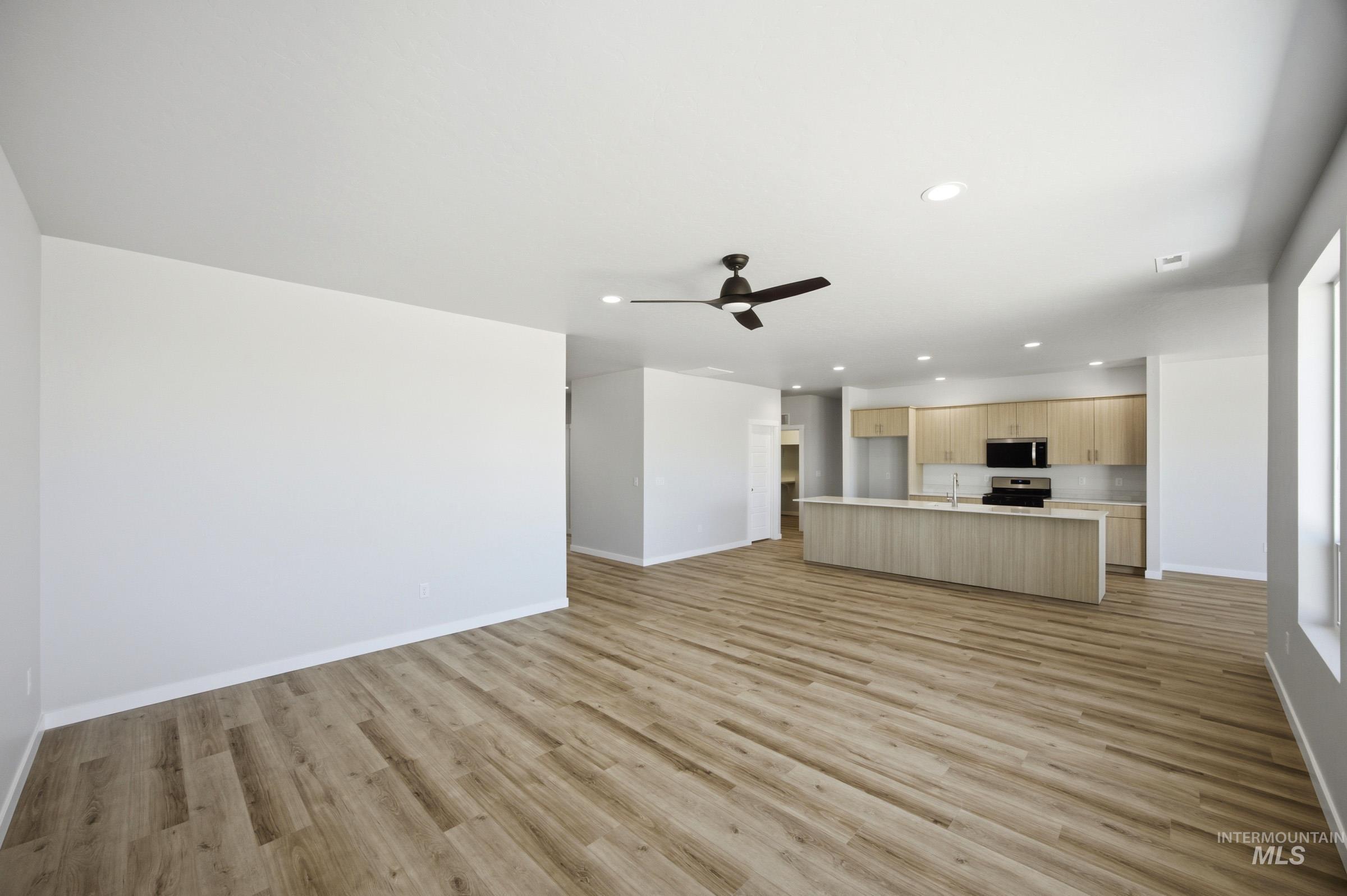 9388 W Blazing Star St Property Photo 10