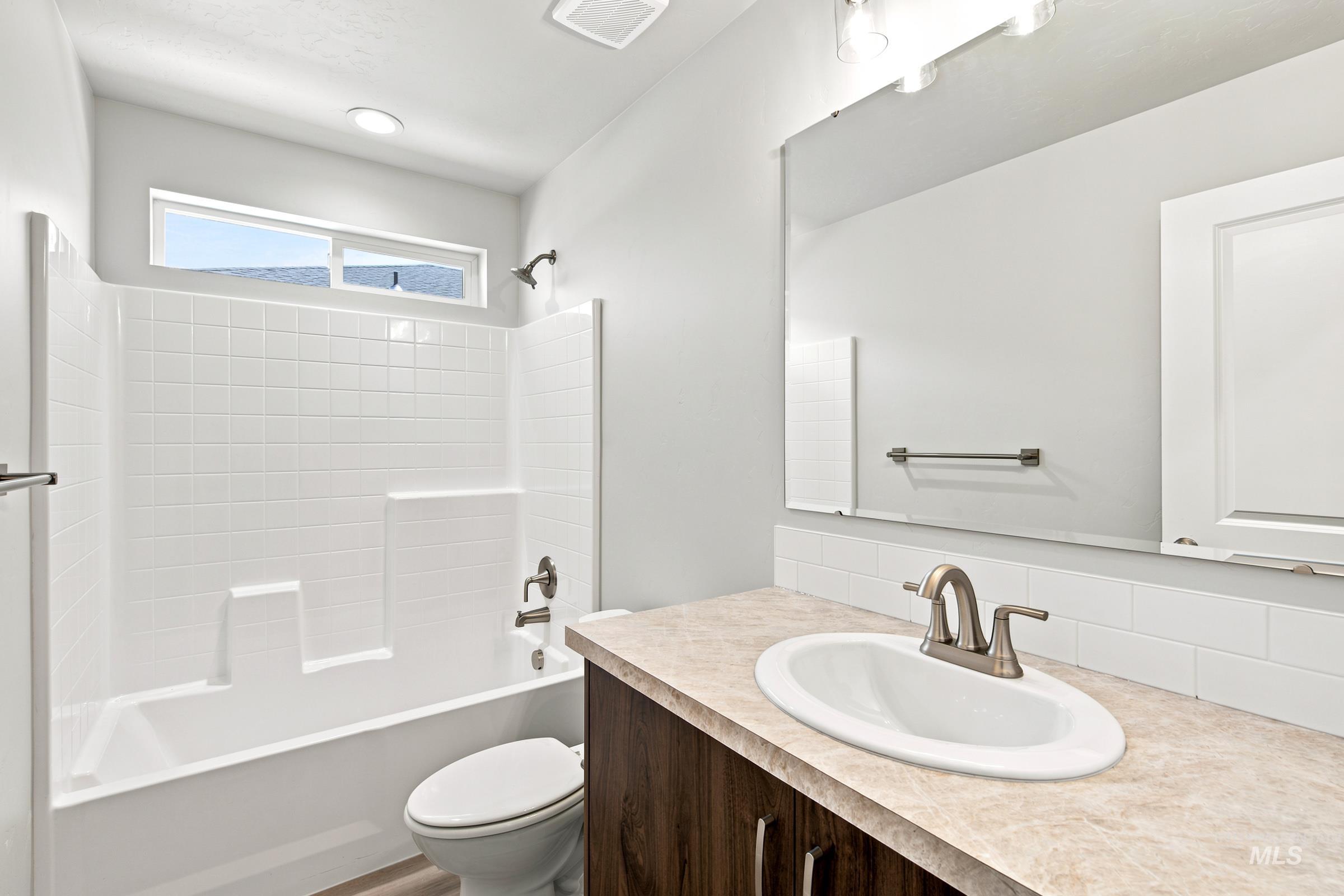 303 Hildago Way Property Photo 13