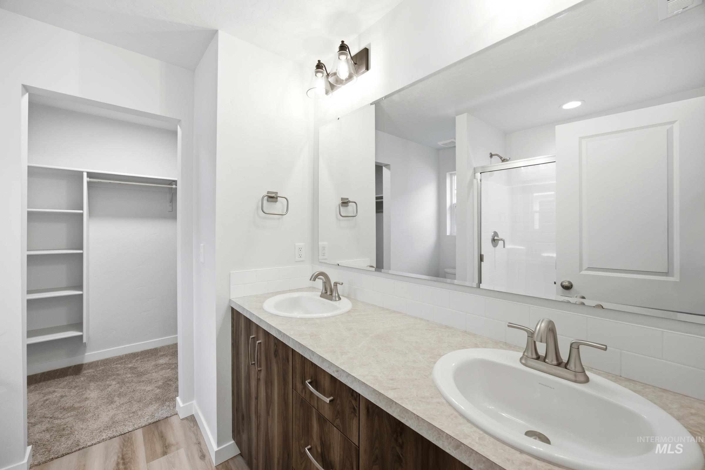 4209 Austin St Property Photo 11