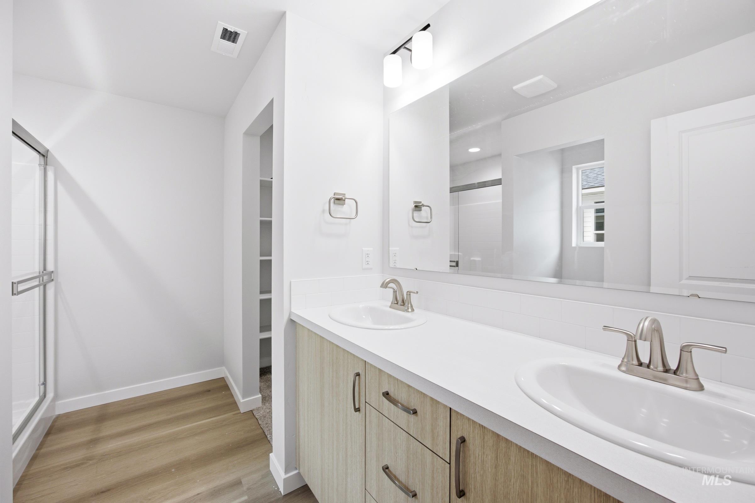 4123 Austin St Property Photo 11