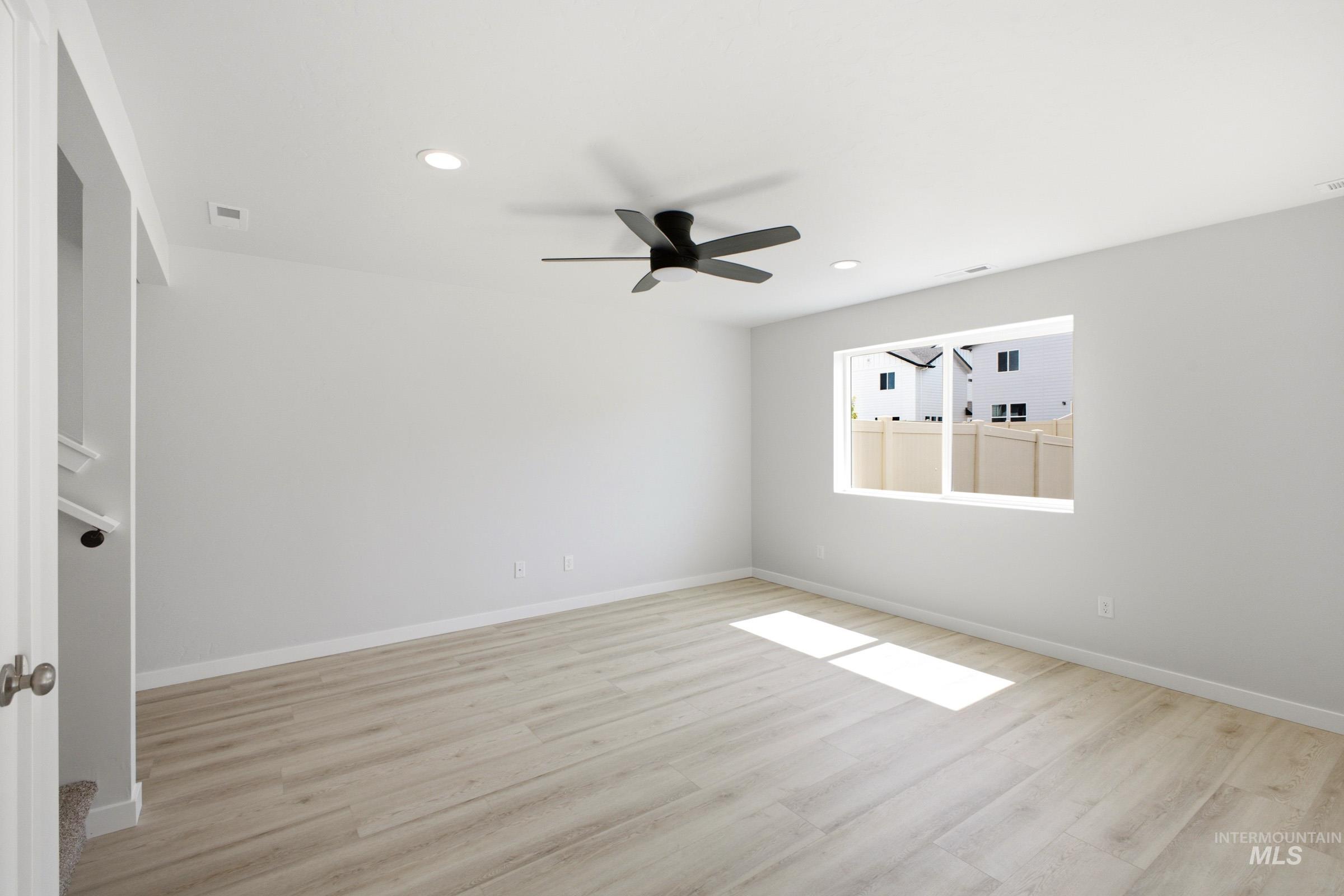 10803 Greensboro St Property Photo 7